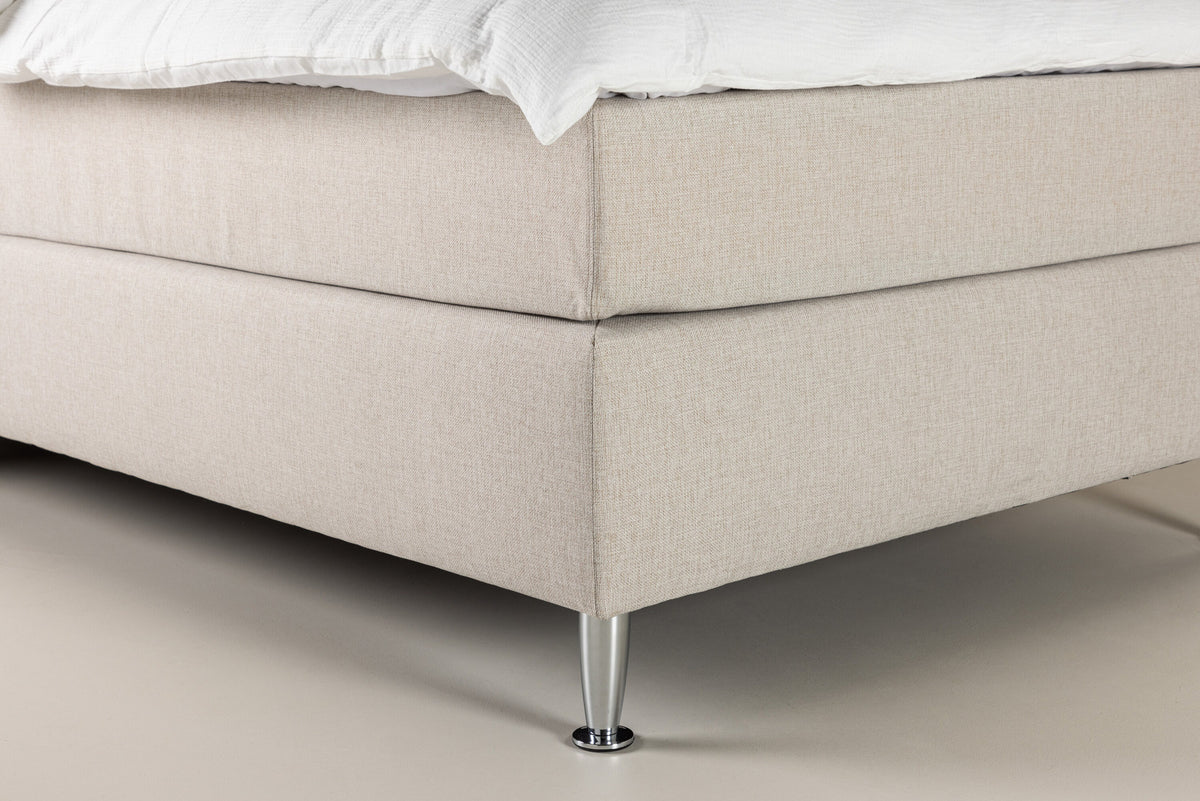 Bett Toledo in Beige präsentiert im Onlineshop von KAQTU Design AG. Bett ist von Venture Home