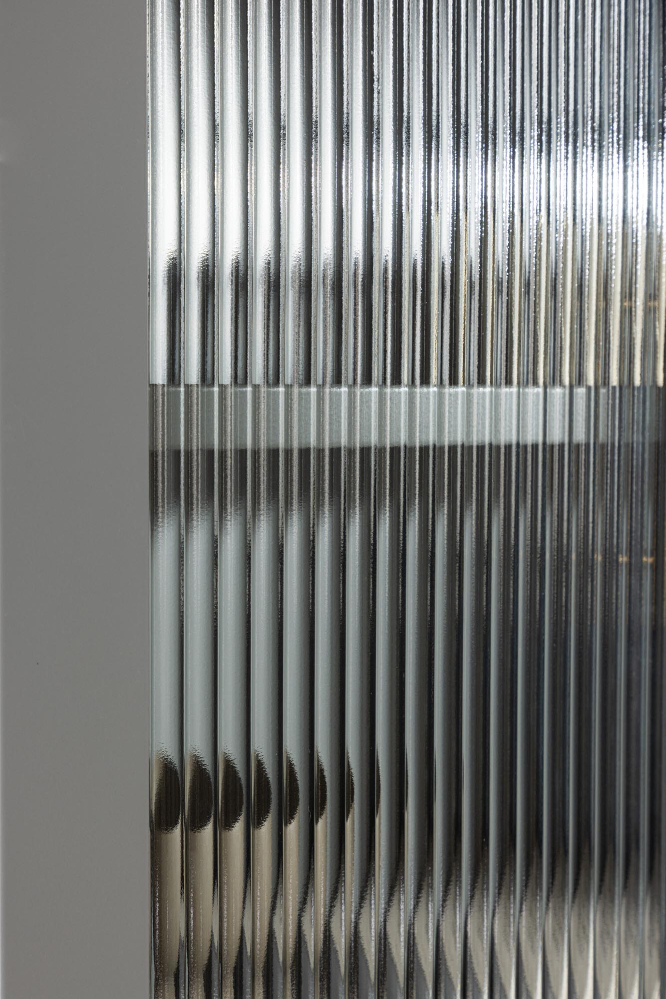 Elegantes Kabinett La Paz: Funktionalität trifft auf zeitlose Ästhetik.