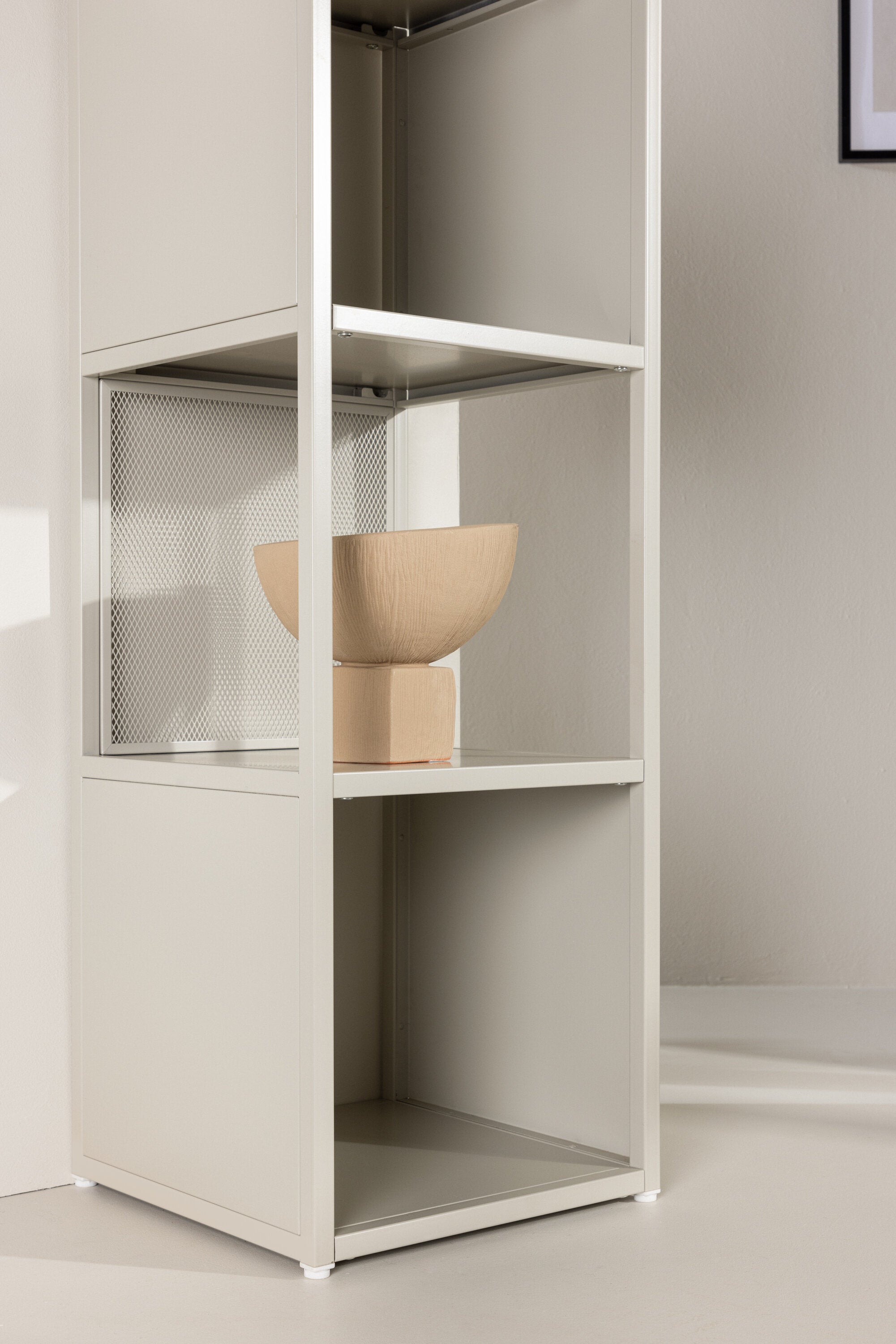 Buenos Aires Regal in Beige präsentiert im Onlineshop von KAQTU Design AG. Standregal ist von Venture Home