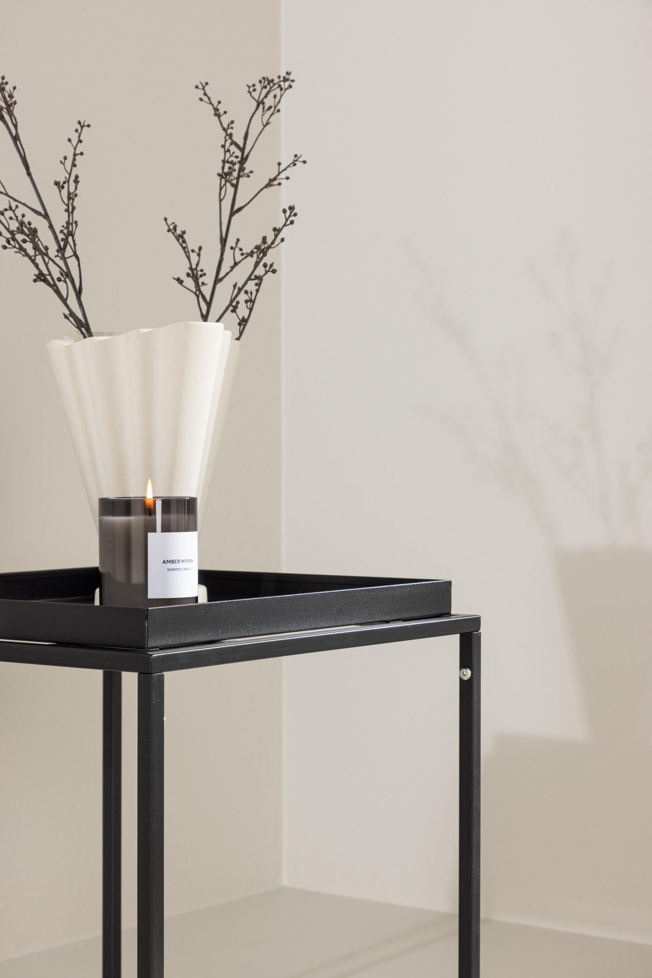 Porto Beistelltisch von Venture Home: Robuster Stahl, elegantes Design und vielseitige Nutzung für jeden Raum.