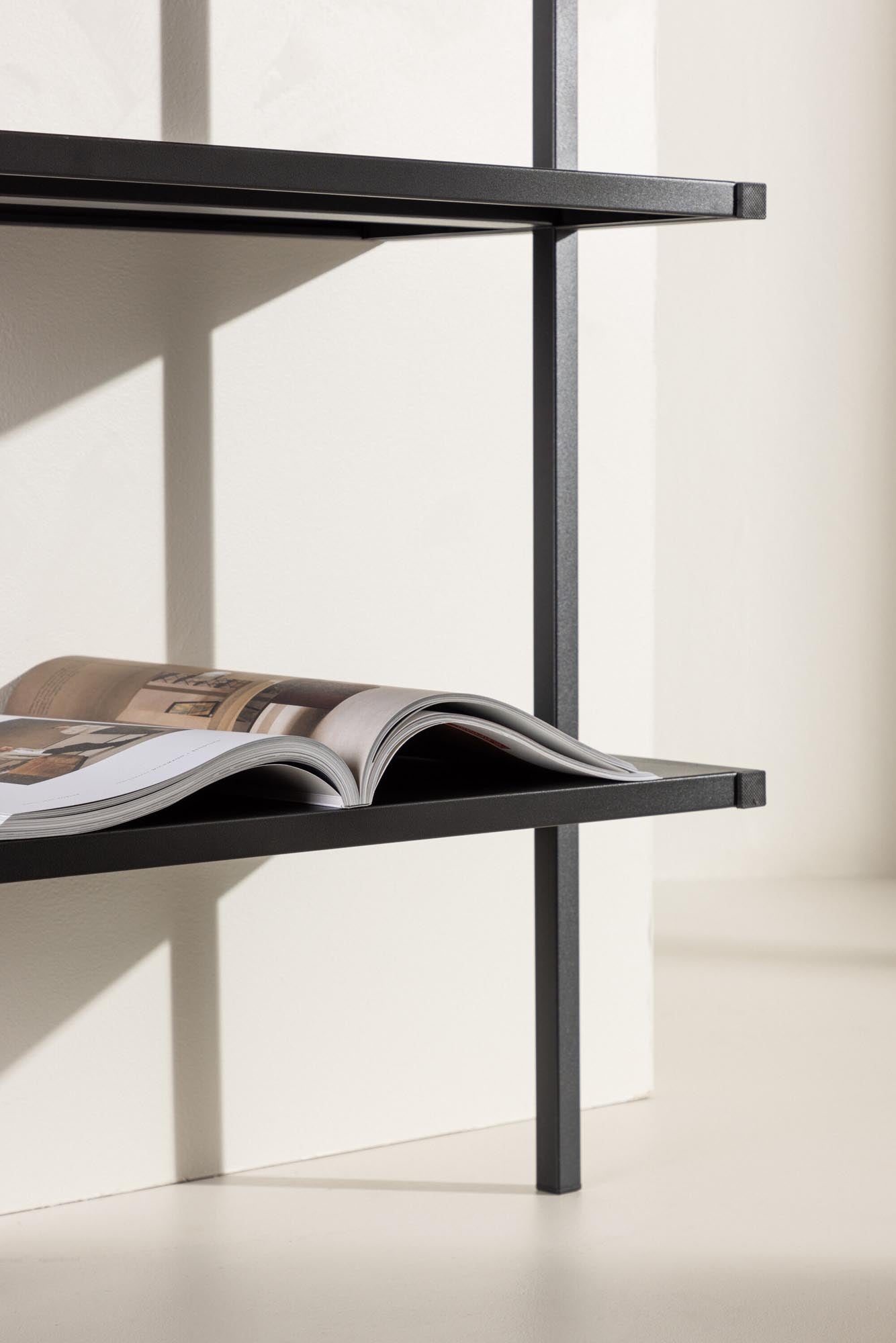 Stilvolles Caracas Regal von Venture Home aus robustem schwarzem Stahl. Perfekt für Bücher, Pflanzen und Dekoration in jedem Raum.