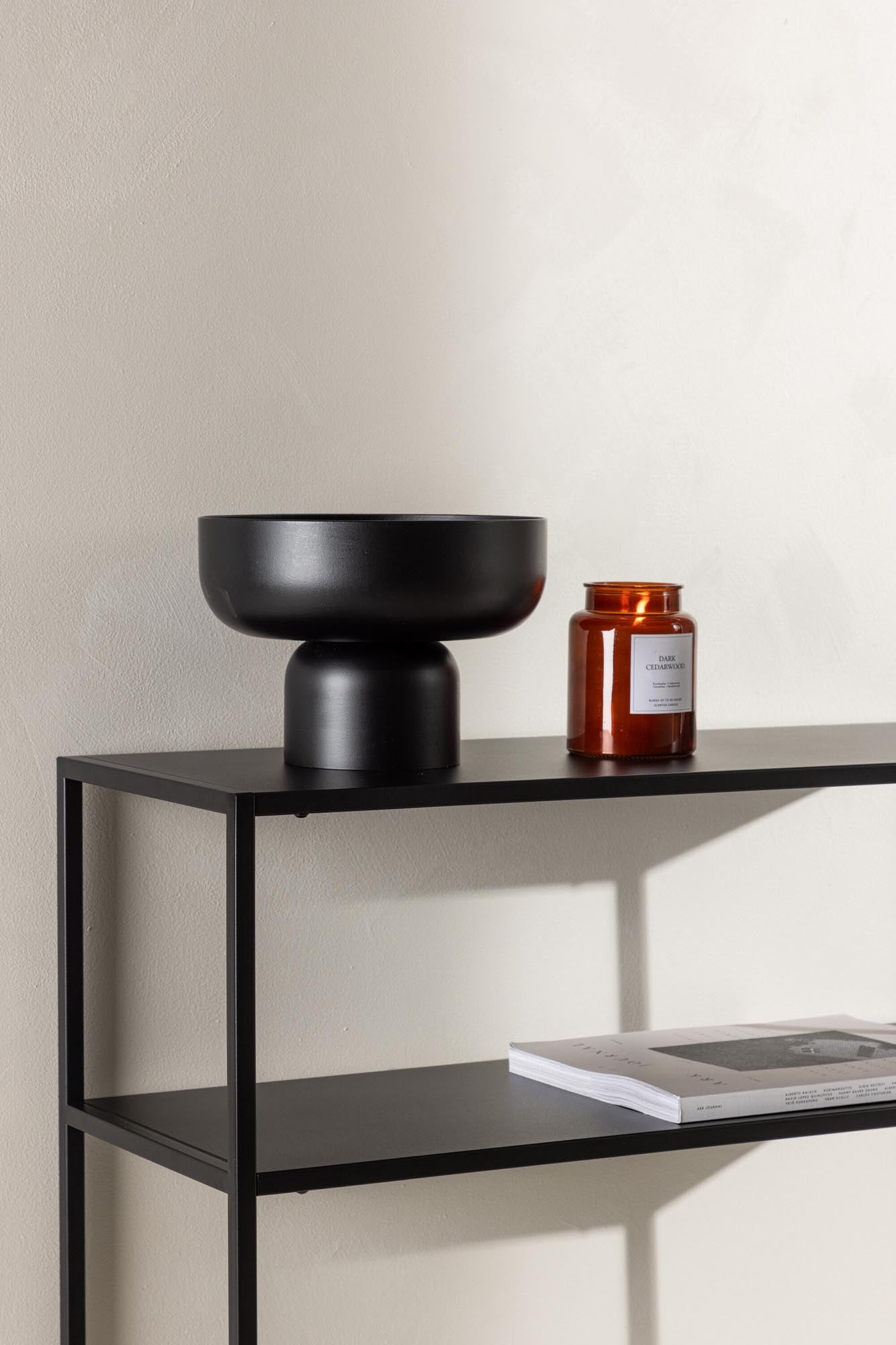 Eleganter Georgetown Beistelltisch: Robuster schwarzer Stahl, minimalistisches Design, vielseitig einsetzbar, stilvoller Blickfang.