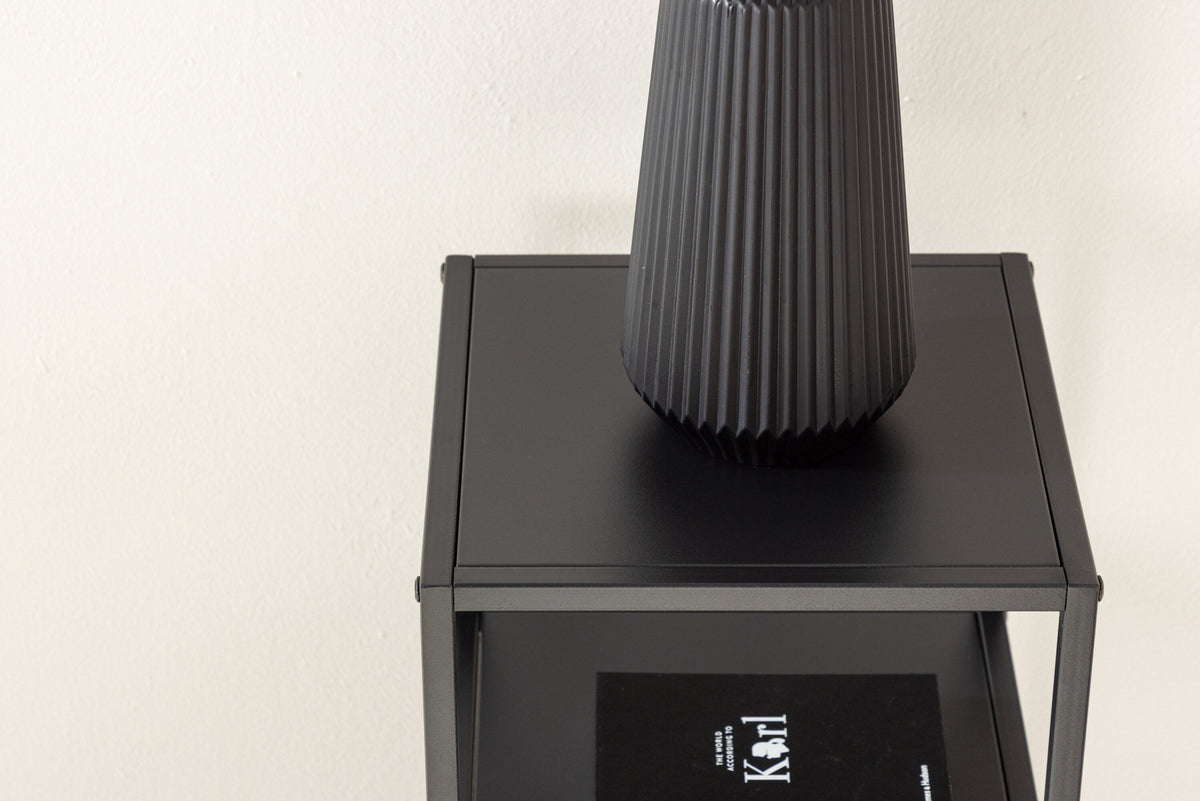 Punta Beistelltisch in Schwarz präsentiert im Onlineshop von KAQTU Design AG. Beistelltisch ist von Venture Home