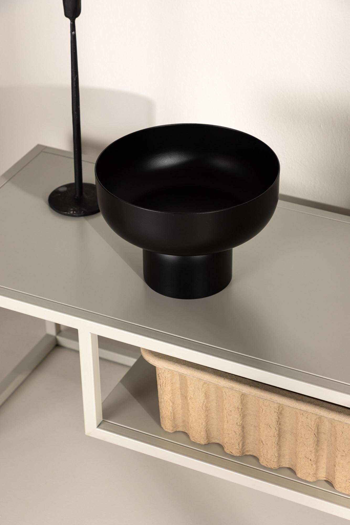 Venture Home Riverside TV-Ständer: Funktionalität trifft Ästhetik.