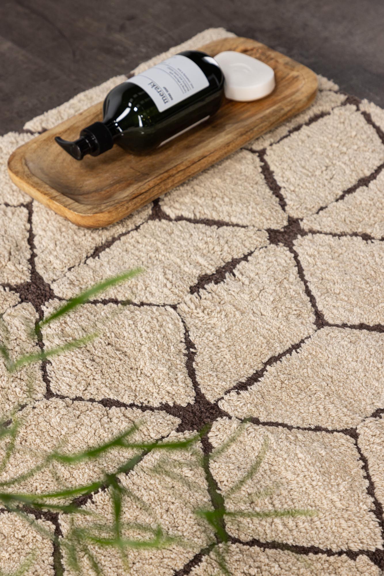 Petrus Teppich von Venture Home: Stilvolle Baumwollmatte für Ihr Badezimmer, weich, strapazierfähig und feuchtigkeitsbeständig.