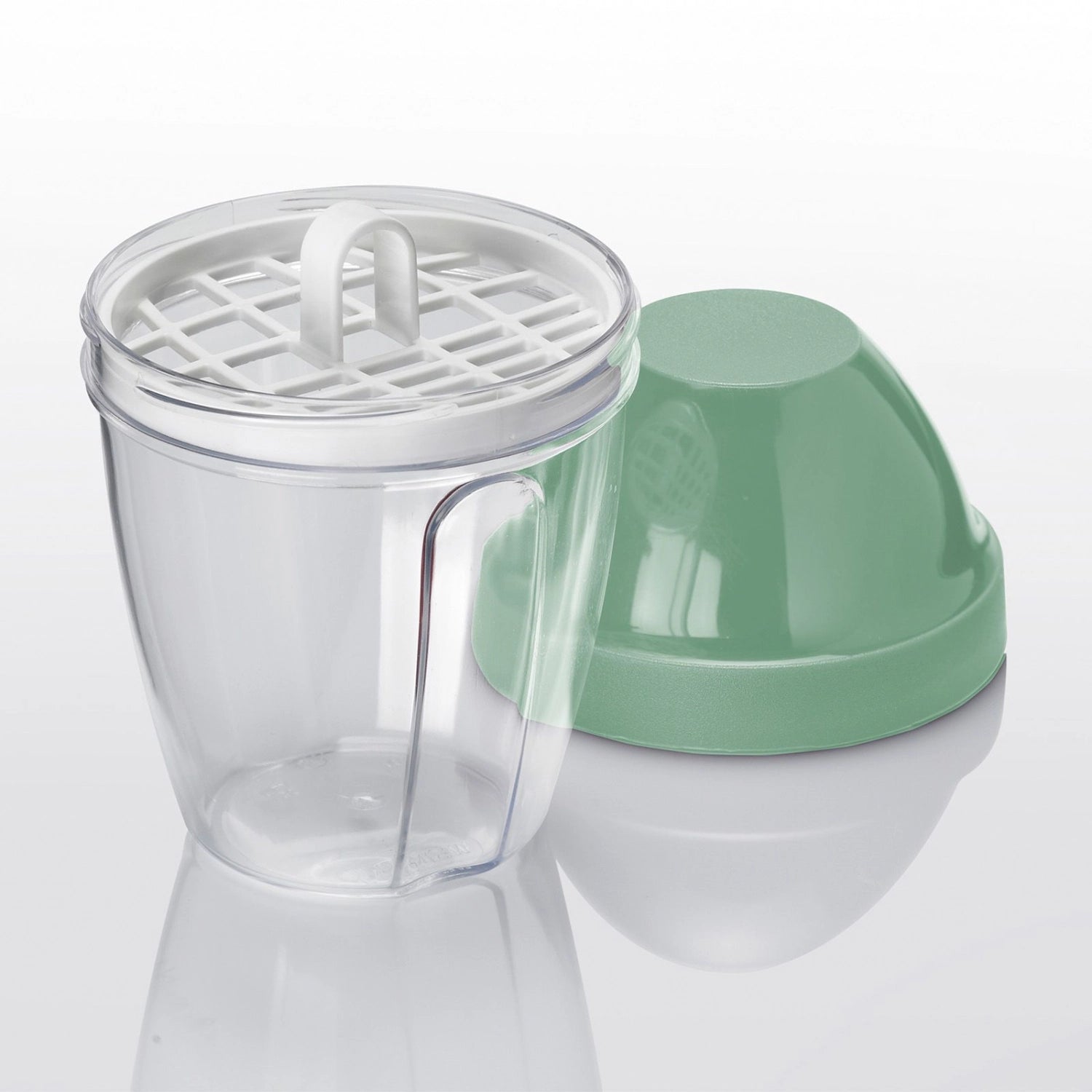 Mix-Ei Schüttelbecher 0.25l mint in Grün präsentiert im Onlineshop von KAQTU Design AG. Küchenhelfer ist von Westmark