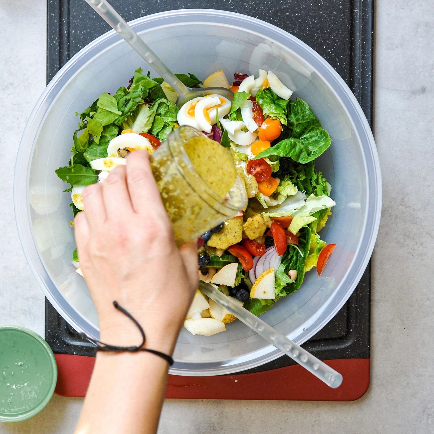 Mix-Ei Schüttelbecher 0.25l mint in Grün präsentiert im Onlineshop von KAQTU Design AG. Küchenhelfer ist von Westmark