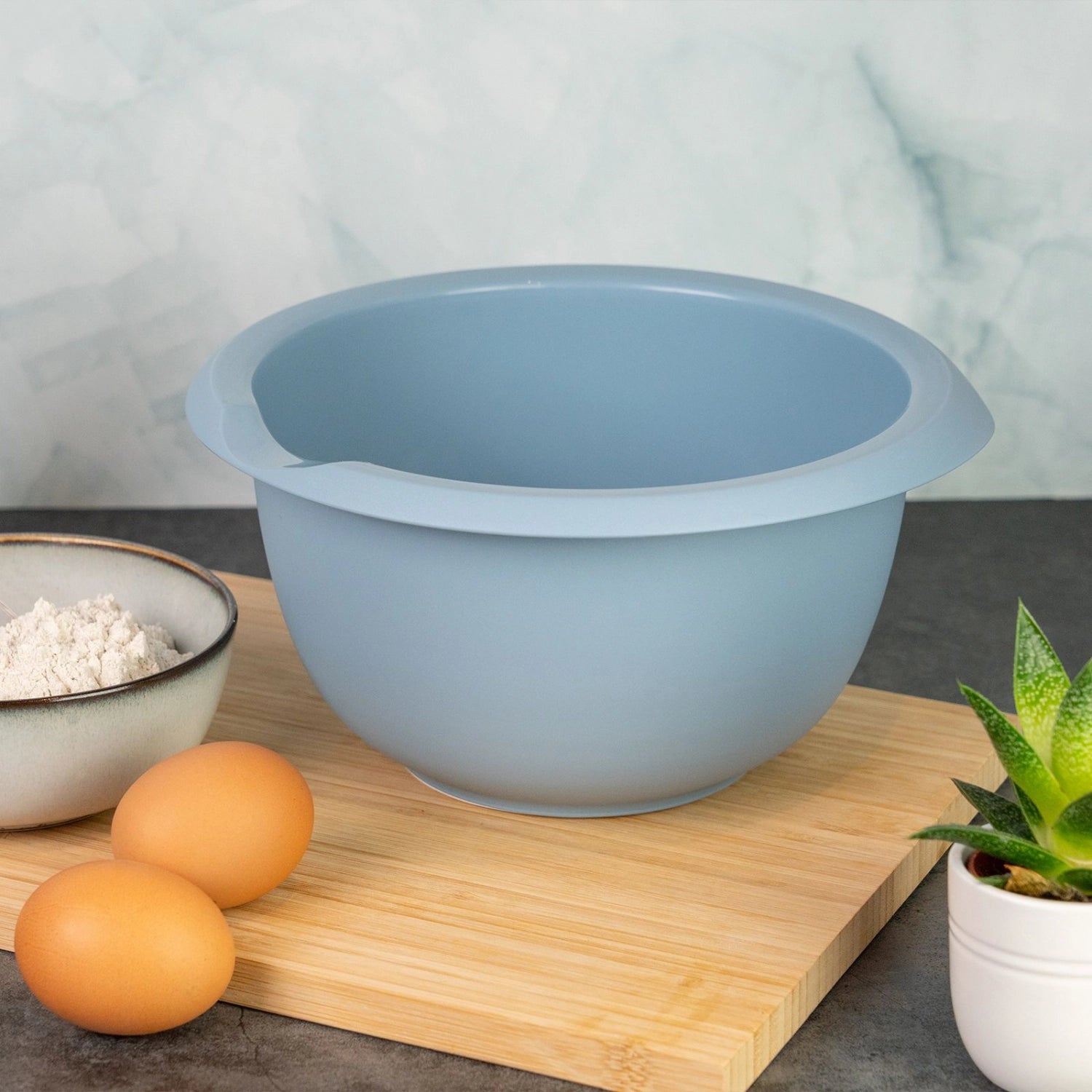 Rührschüssel ohne Deckel 3.5l blau in Blau präsentiert im Onlineshop von KAQTU Design AG. Küchenhelfer ist von Westmark