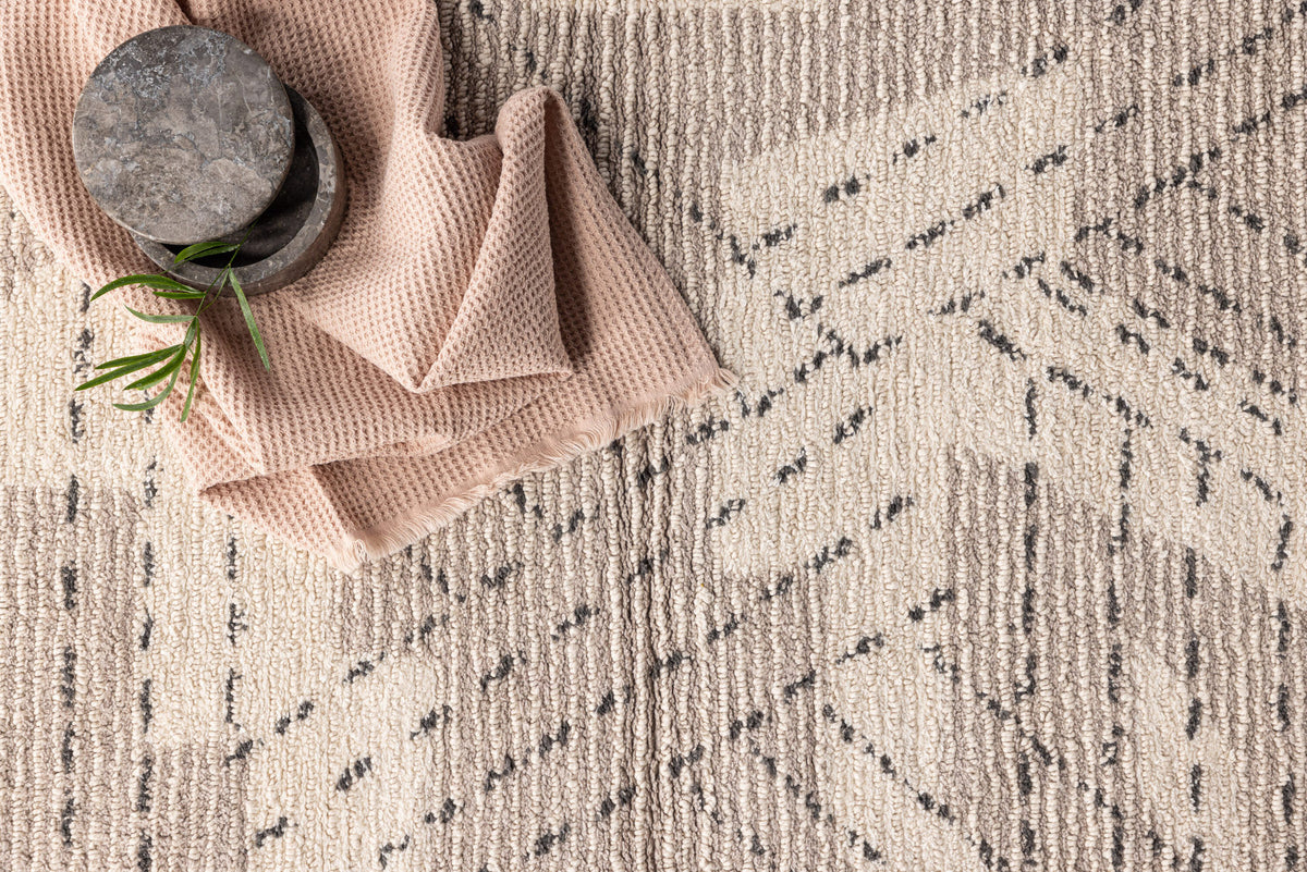 Lorentz Teppich in Greige präsentiert im Onlineshop von KAQTU Design AG. Teppich ist von Venture Home
