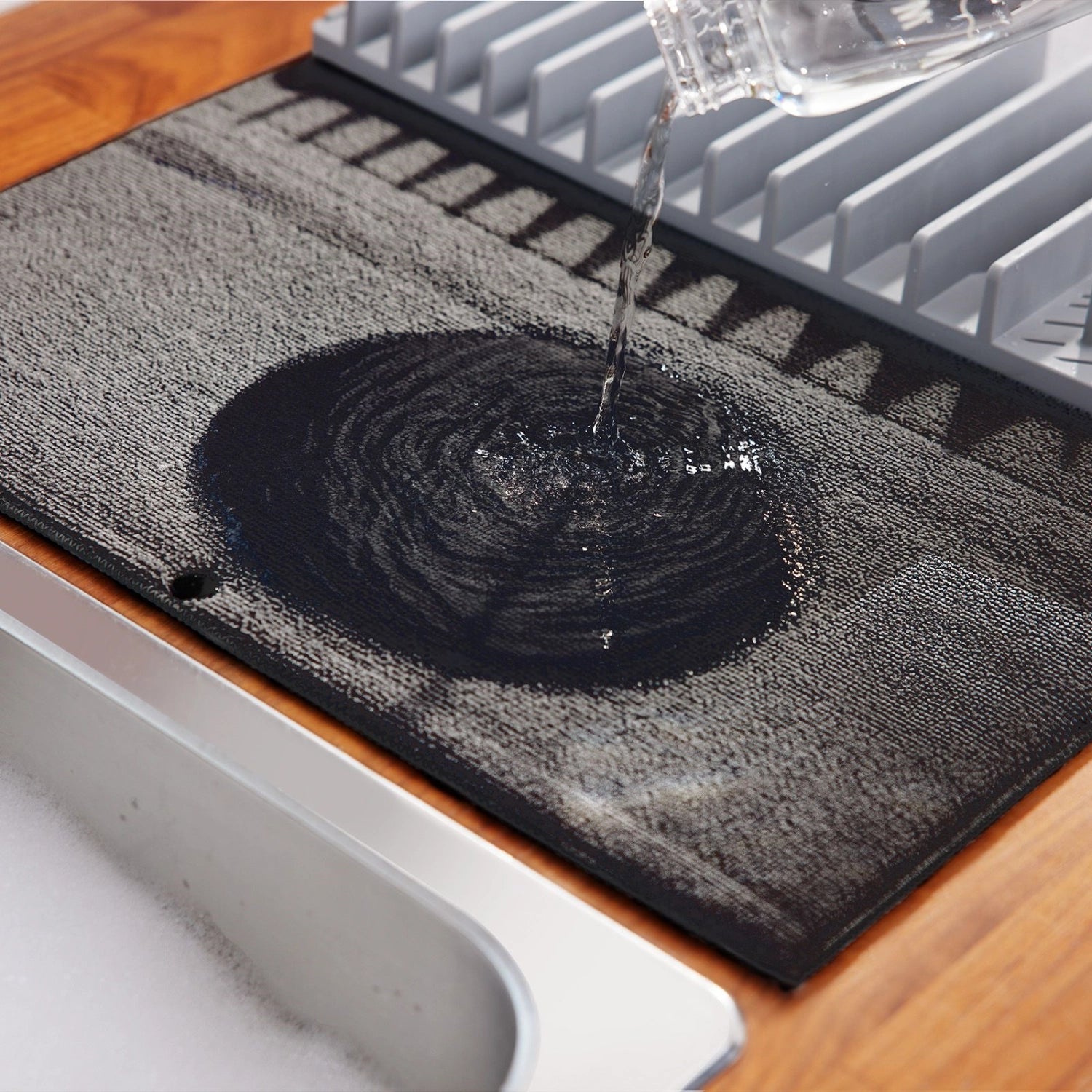 Abtropfmatte mit Geschirrhalter, 60 x 46 cm in Silber präsentiert im Onlineshop von KAQTU Design AG. Barzubehör ist von Westmark