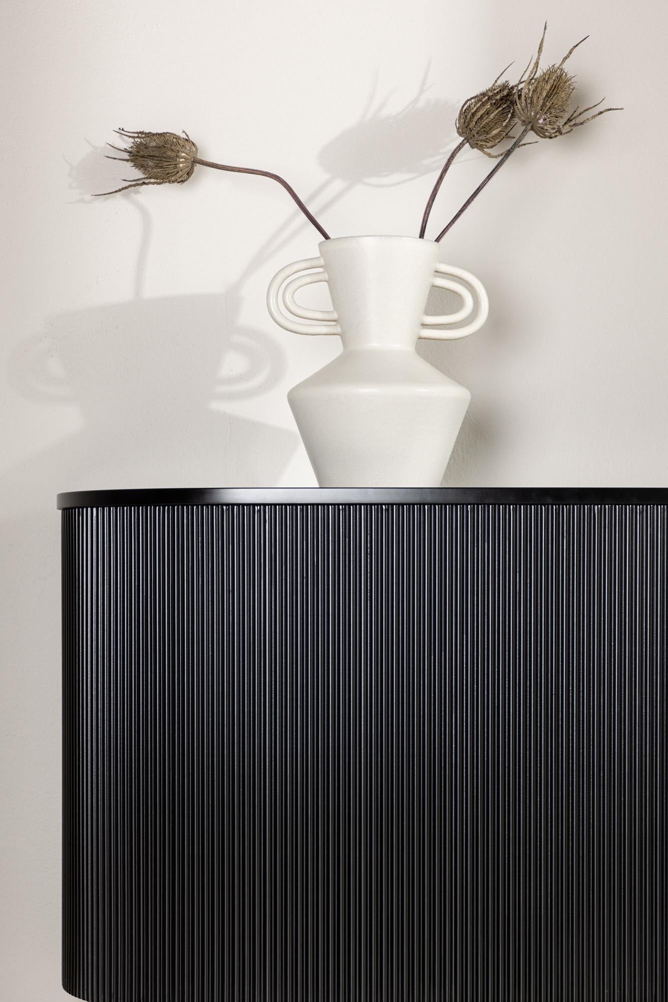 Loca Sideboard von Venture Home: Funktionalität trifft auf Design.