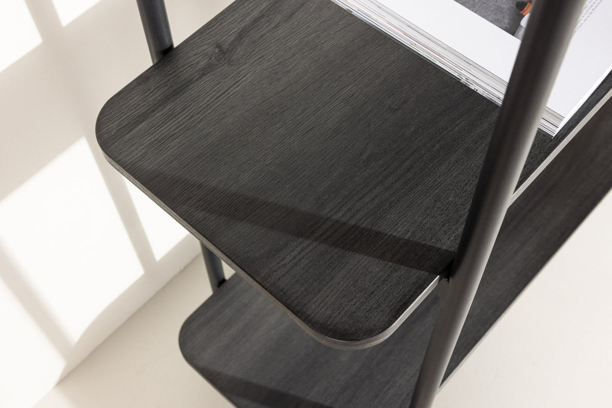 Heim Regal in Schwarz präsentiert im Onlineshop von KAQTU Design AG. Standregal ist von Vind