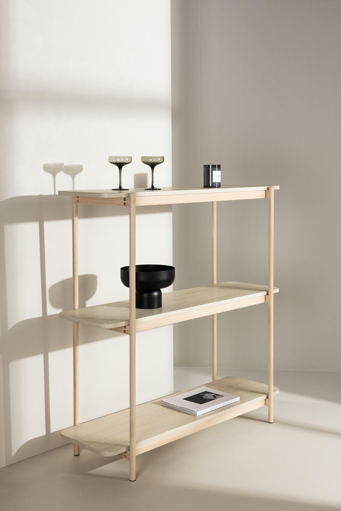 Heim Regal von Vind: Stilvolles Standregal aus robustem MDF mit elegantem Stahlrahmen. Perfekt für Bücher, Pflanzen und Dekoration.