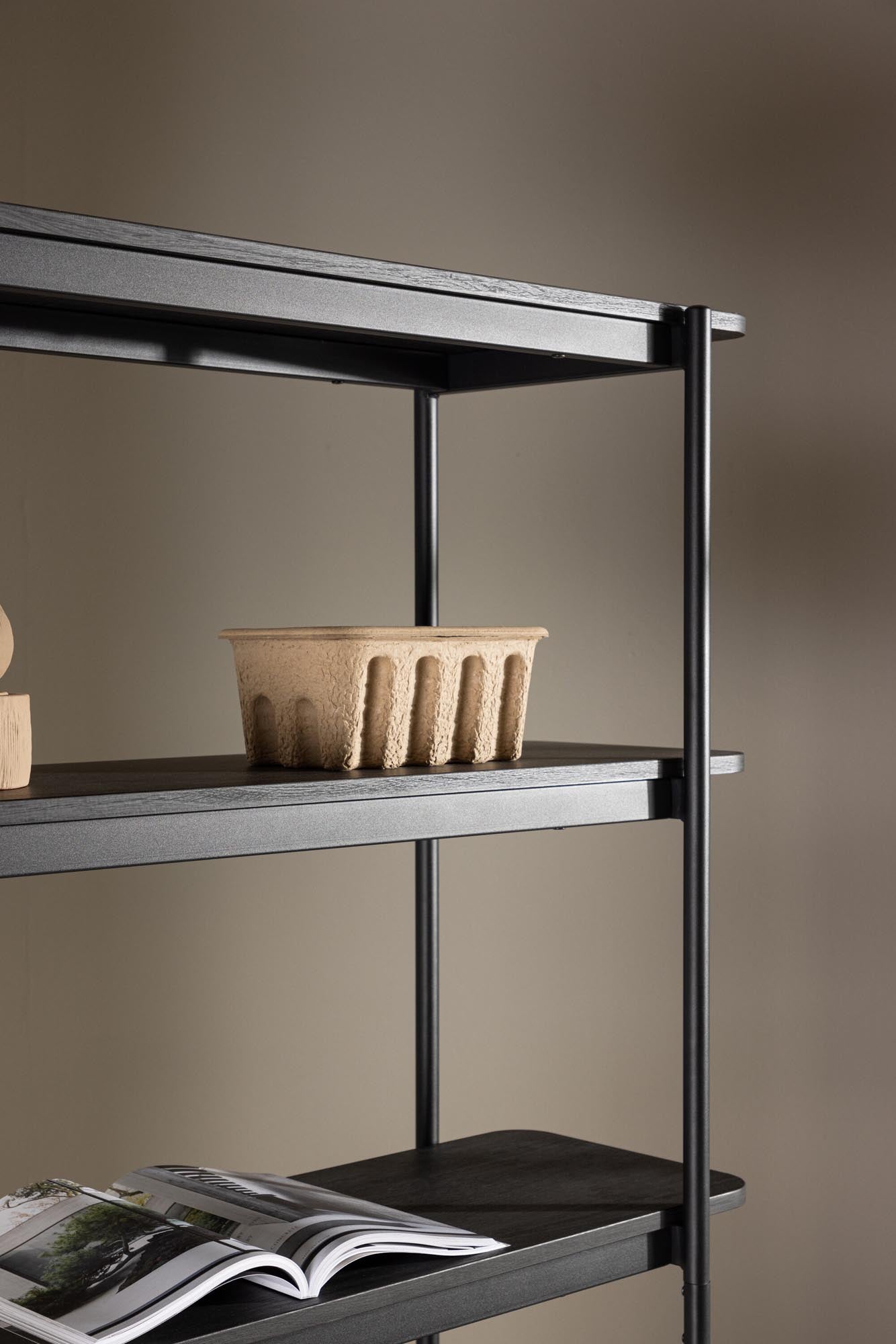 Vind Heim Regal: Stilvolle Ordnung für moderne Wohnräume.