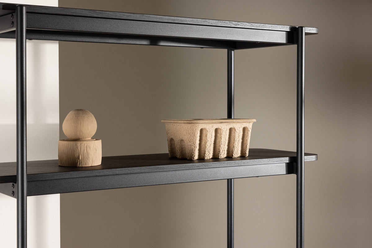 Heim Regal in Schwarz präsentiert im Onlineshop von KAQTU Design AG. Standregal ist von Vind