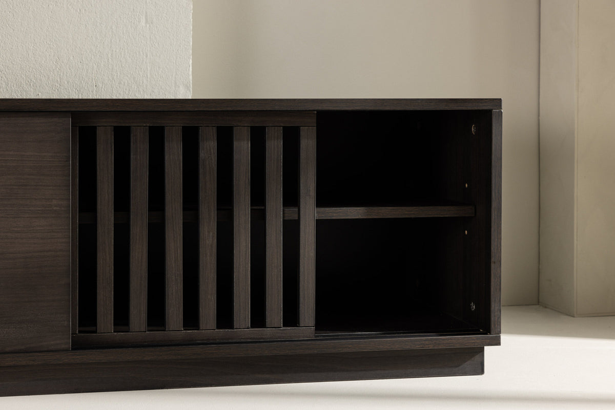 Lugo TV Sideboard in Mokka präsentiert im Onlineshop von KAQTU Design AG. TV-Möbel ist von Venture Home