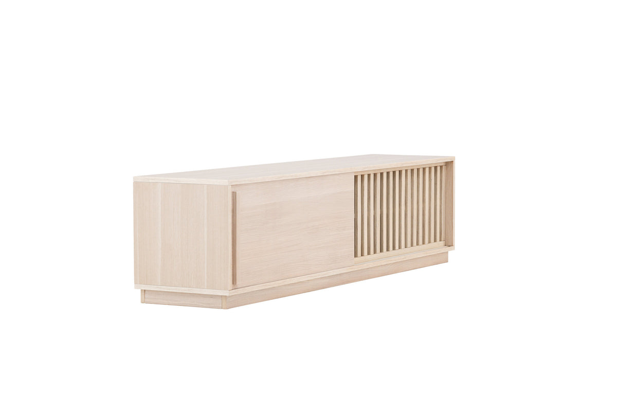 Lugo TV Sideboard in Tünchen präsentiert im Onlineshop von KAQTU Design AG. TV-Möbel ist von Venture Home