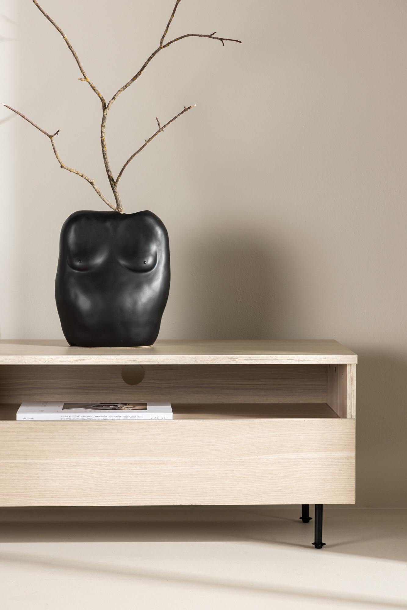 Navarra TV-Sideboard: Zeitloses Design für Ihr Wohnzimmer.