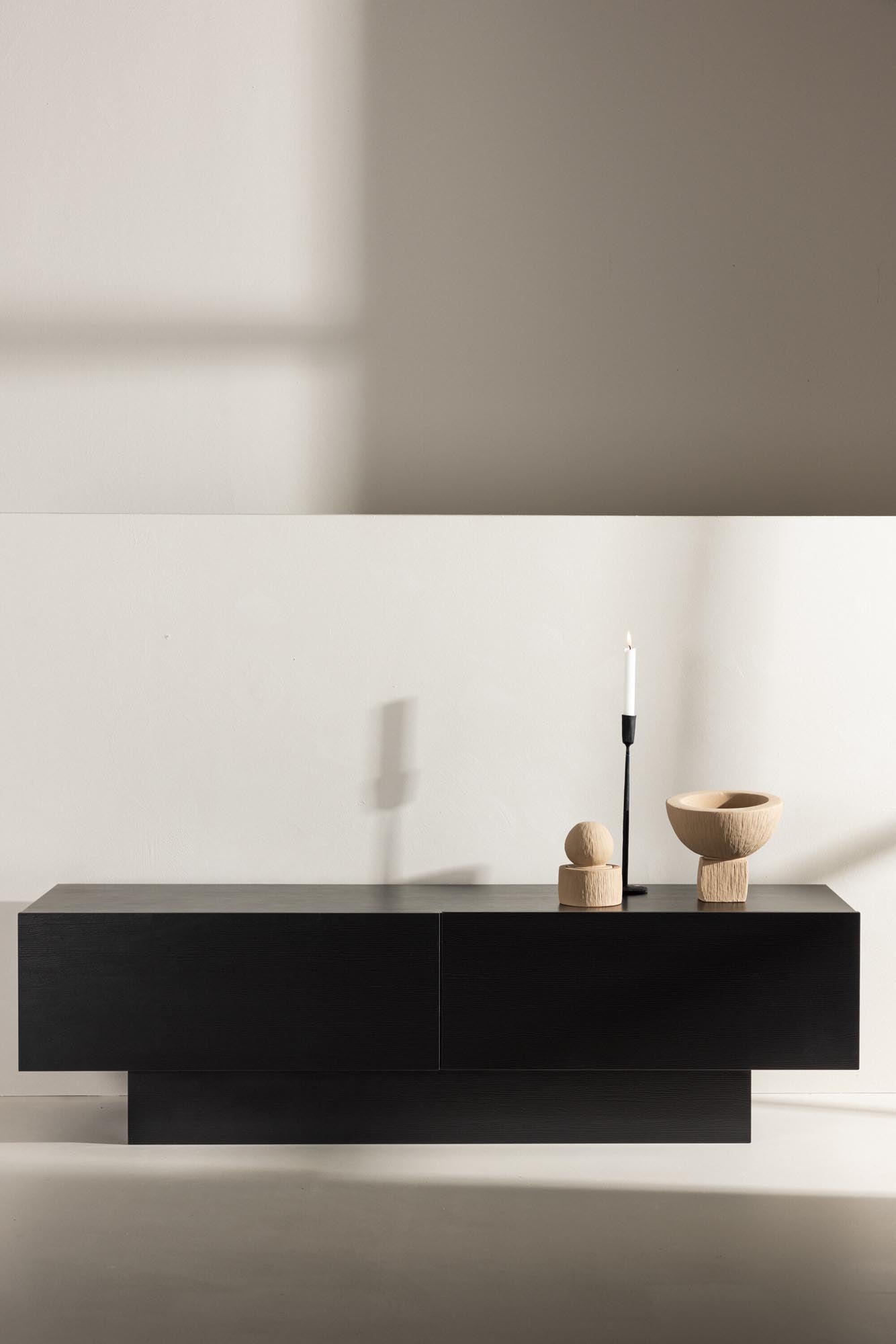 Cuenca TV-Sideboard: Stilvolles Design mit praktischem Stauraum.