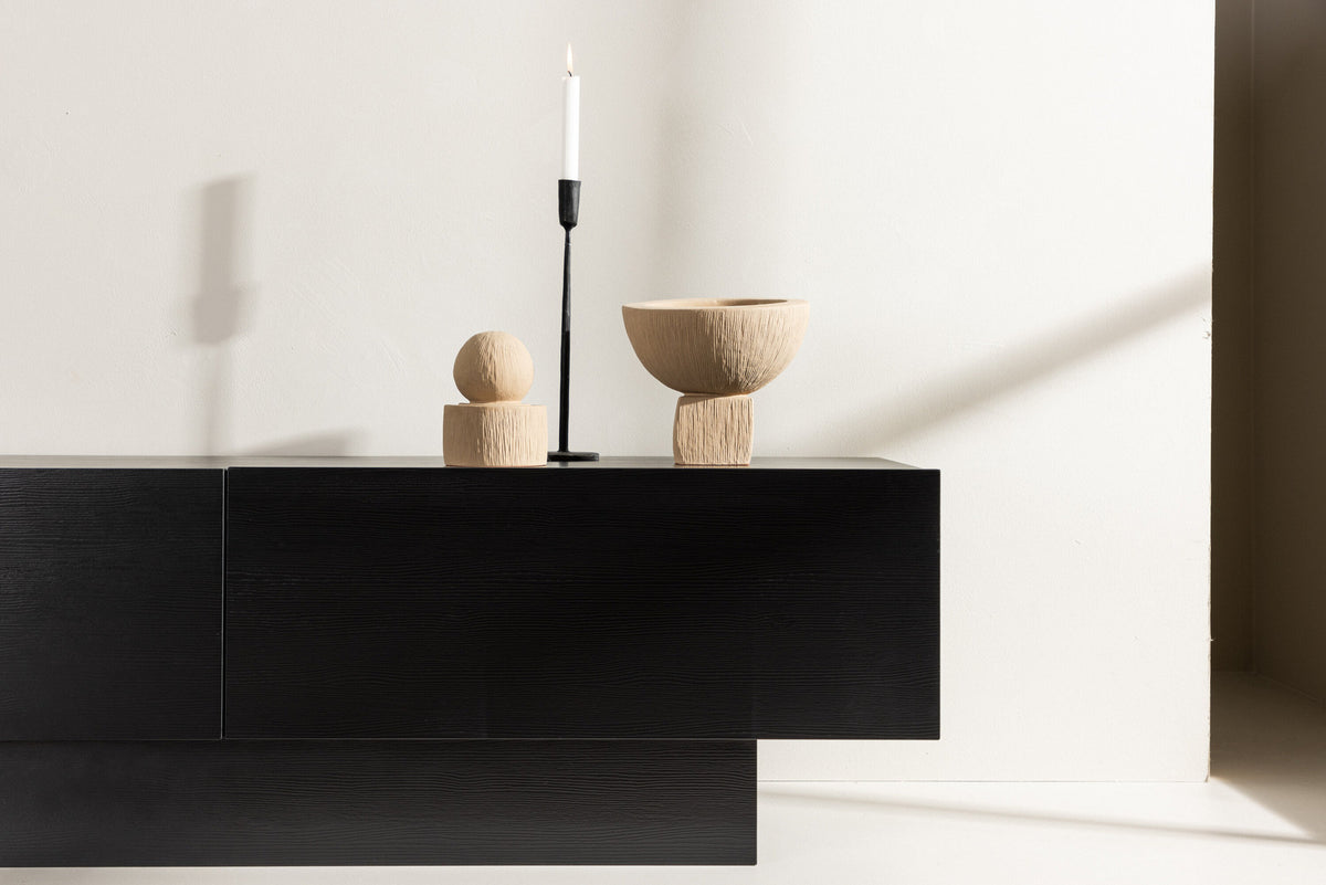 Cuenca TV Sideboard in Schwarz präsentiert im Onlineshop von KAQTU Design AG. TV-Möbel ist von Venture Home