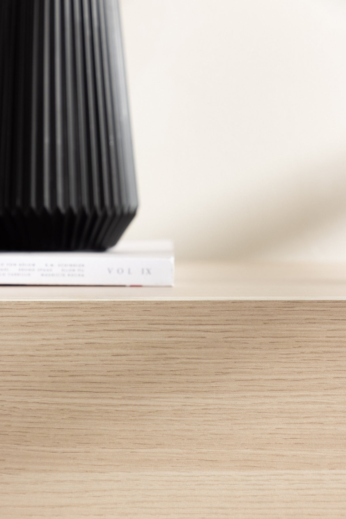 Cuenca TV Sideboard in Tünchen präsentiert im Onlineshop von KAQTU Design AG. TV-Möbel ist von Venture Home