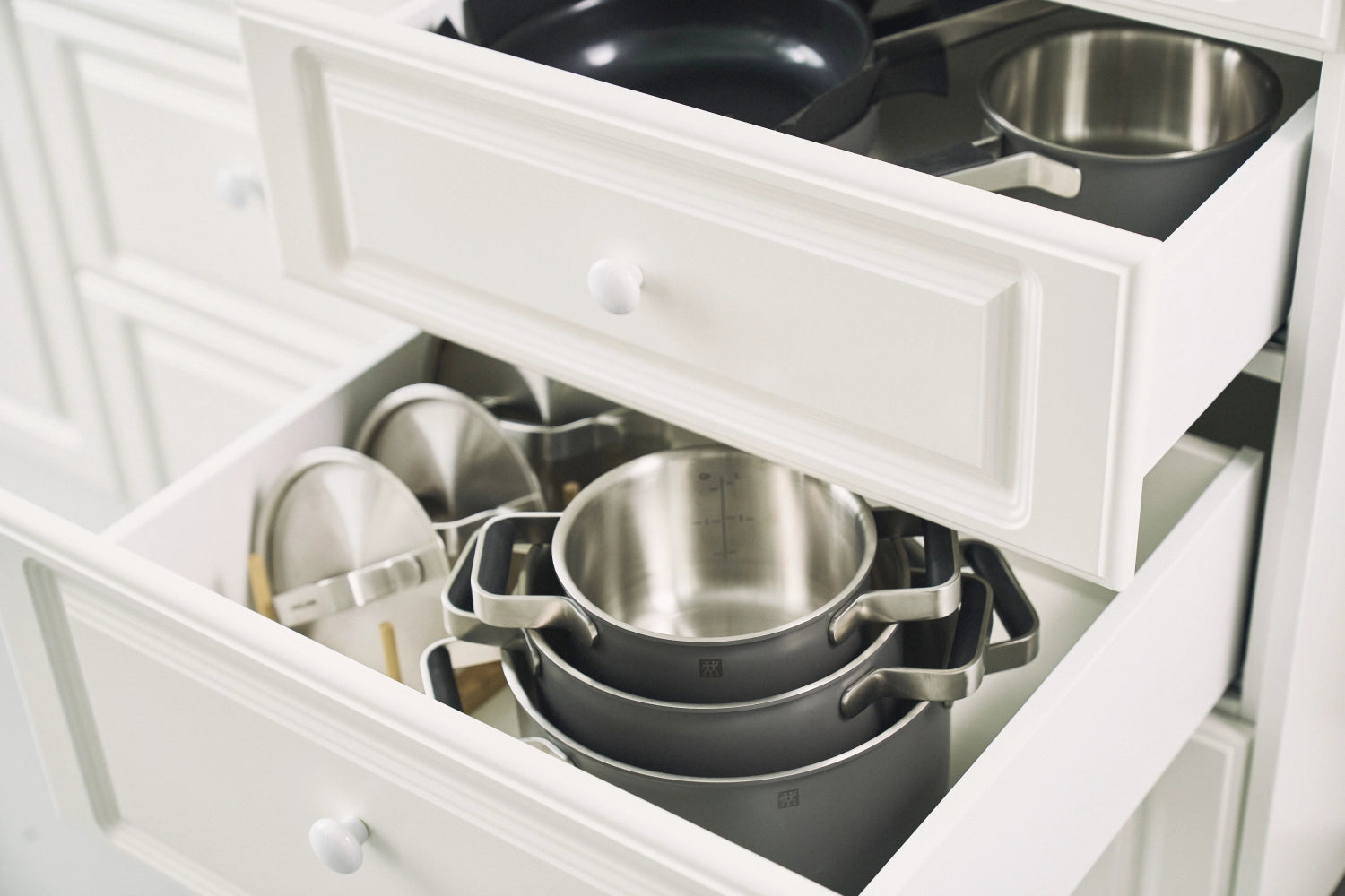 5 °. Set di pentole puro grigio