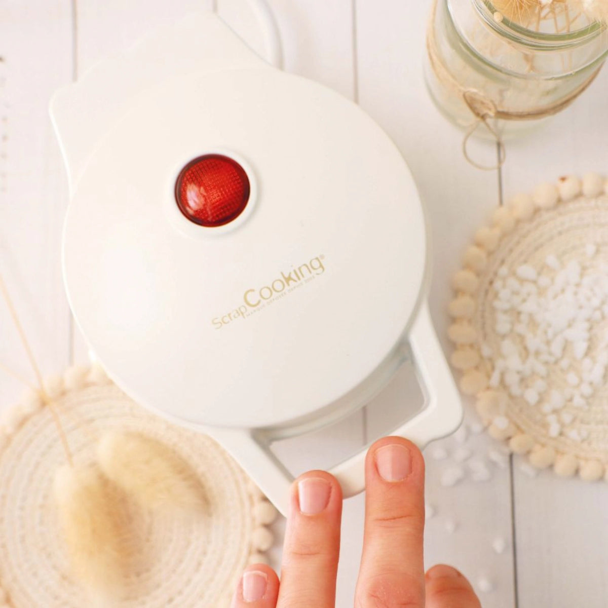 Waffeleisen Mini Factory Classic in Weiss präsentiert im Onlineshop von KAQTU Design AG. Küchengerät ist von Scrap Cooking