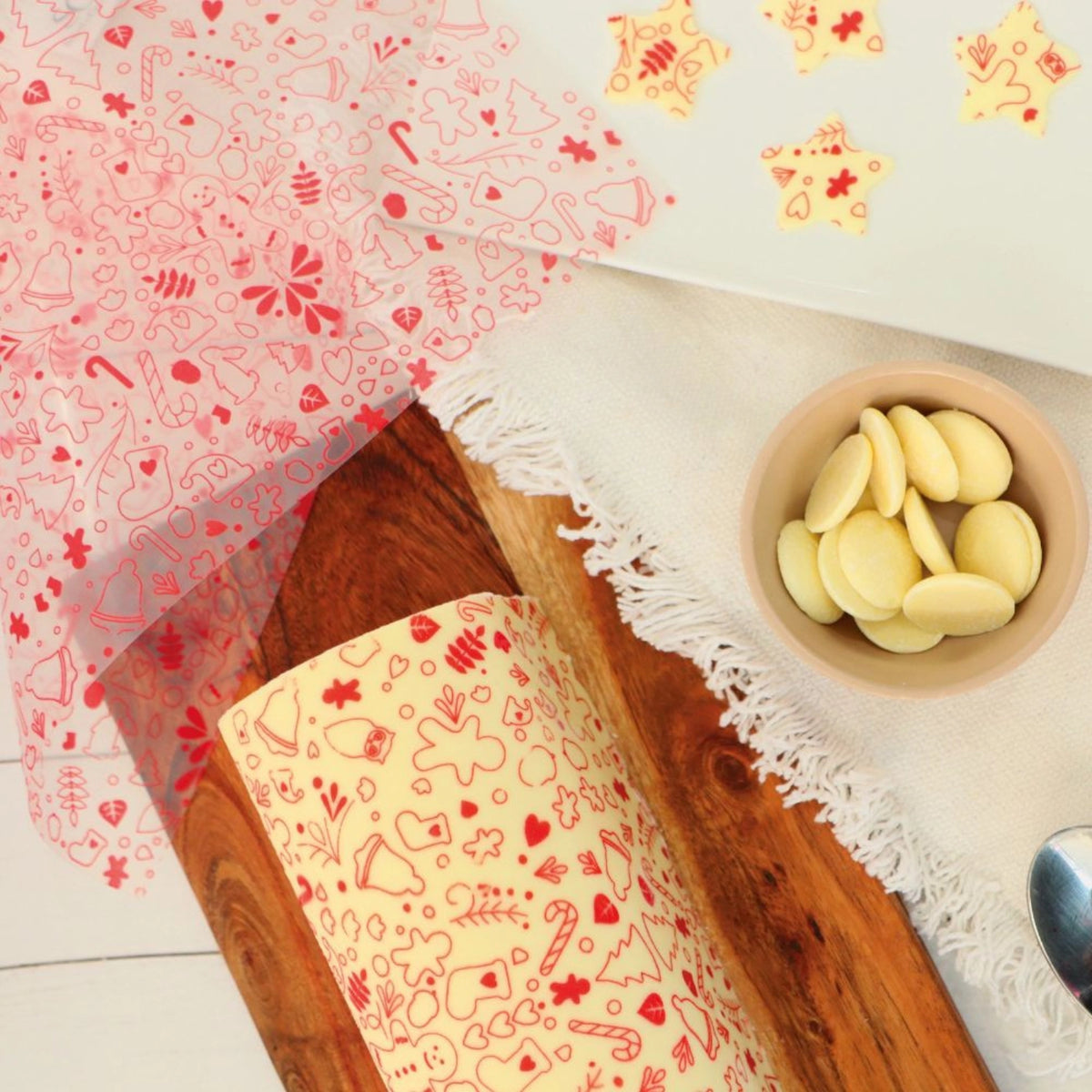 2er Set Transferbögen Weinachtsmotive Schokogeschmack rot in Braun präsentiert im Onlineshop von KAQTU Design AG. Zutaten ist von Scrap Cooking