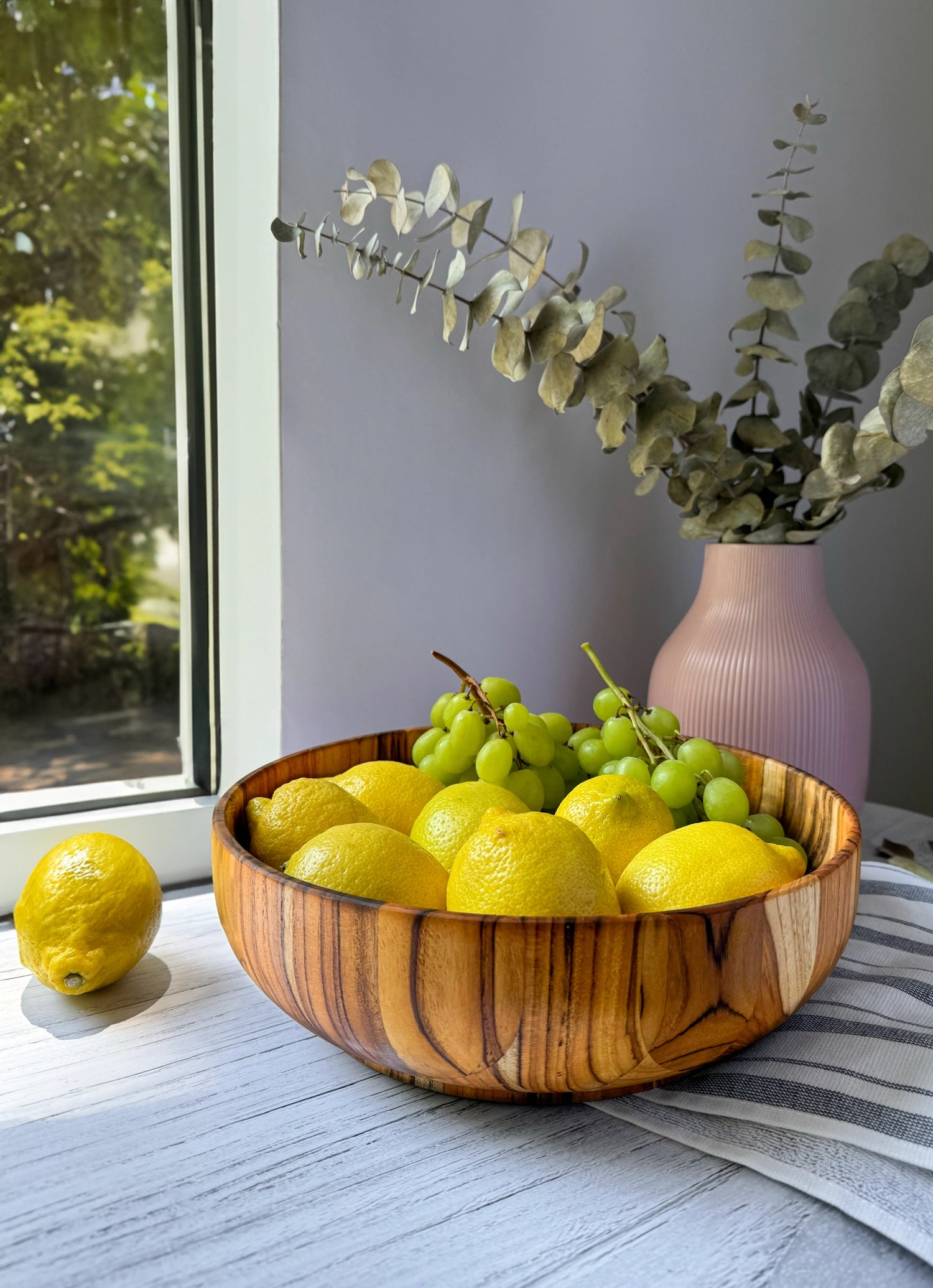 Moon Salatschale D35cm H15cm in Braun präsentiert im Onlineshop von KAQTU Design AG. Schale ist von Teak Haus