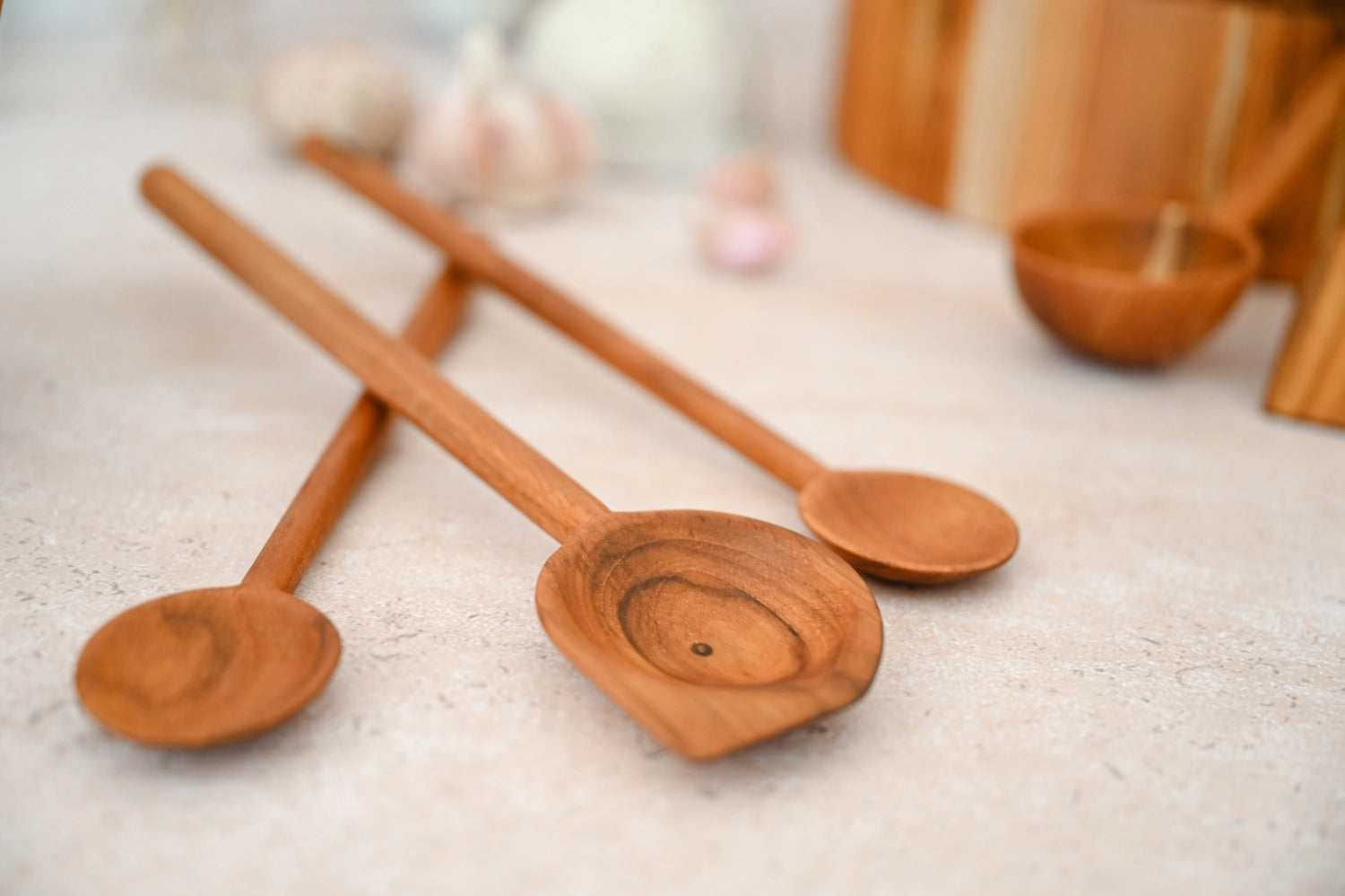 Moon Servierlöffel 33x7.8x2.5cm in Braun präsentiert im Onlineshop von KAQTU Design AG. Küchenhelfer ist von Teak Haus