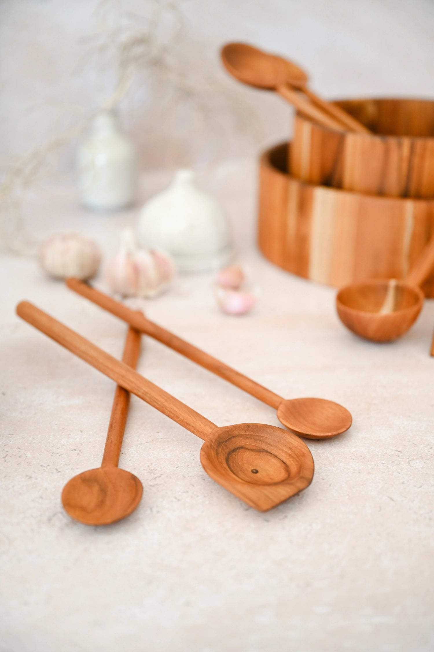 Moon Kochlöffel 33x5x1.5cm in Braun präsentiert im Onlineshop von KAQTU Design AG. Küchenhelfer ist von Teak Haus