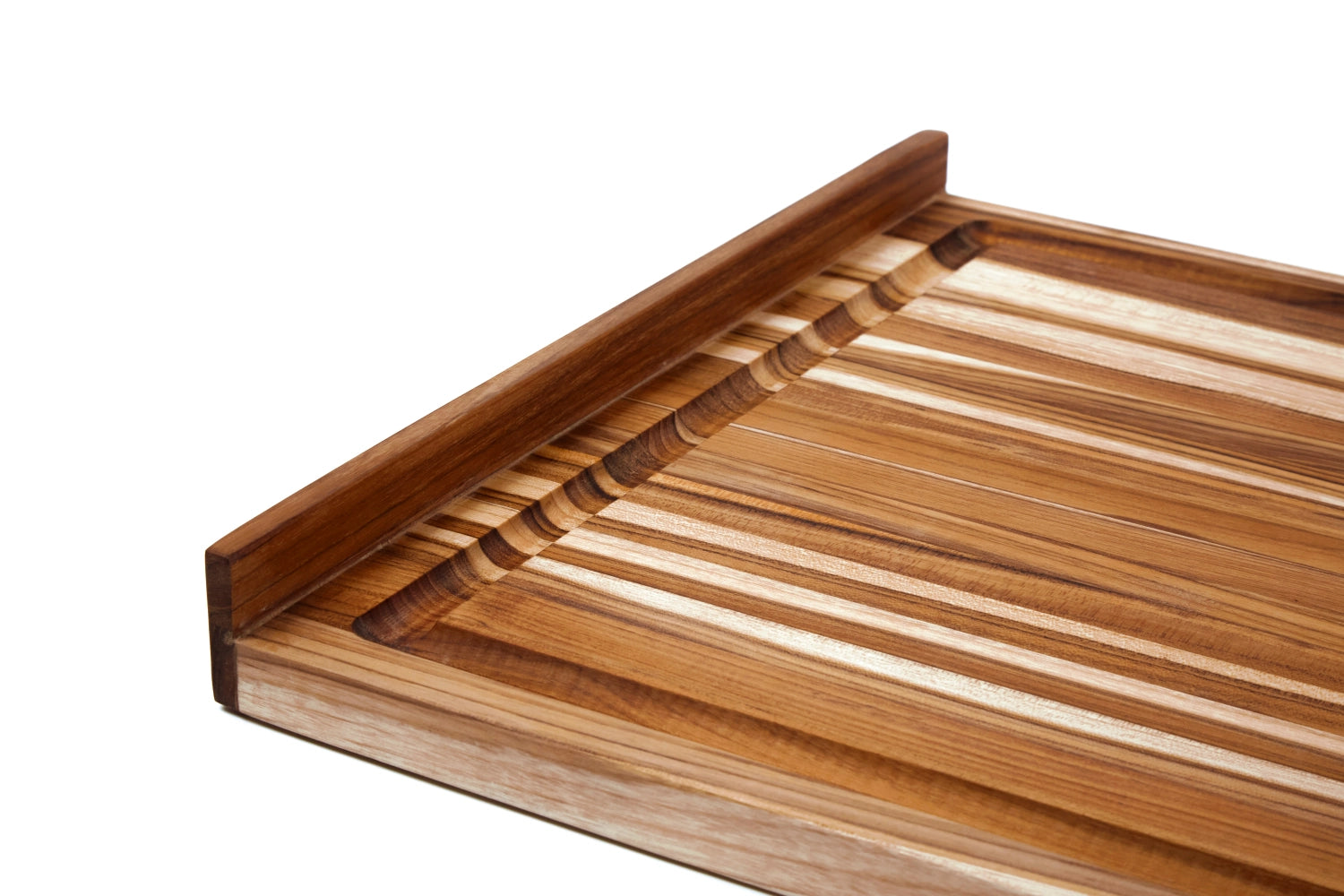 Scandi Schneidbrett 54x46x2.5cm mit Saftrille beidseitig in Braun präsentiert im Onlineshop von KAQTU Design AG. Schneidbrett ist von Teak Haus