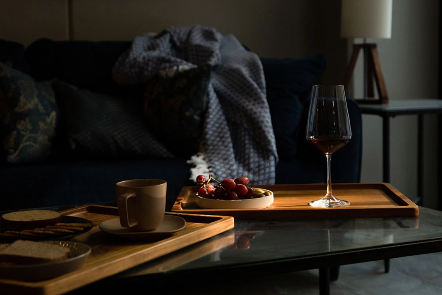 2er Set Nordic Serviertablett 43x27x1.9cm mit Rand in Braun präsentiert im Onlineshop von KAQTU Design AG. Tablett ist von Teak Haus