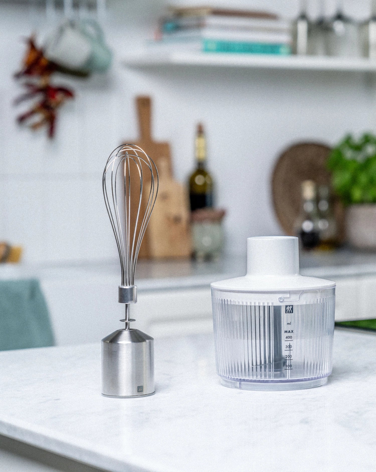 Der Zwilling Enfinigy Schneebesen vereint modernes Design und Funktionalität, perfekt zum Aufschlagen und Mischen von Teigen und Saucen.