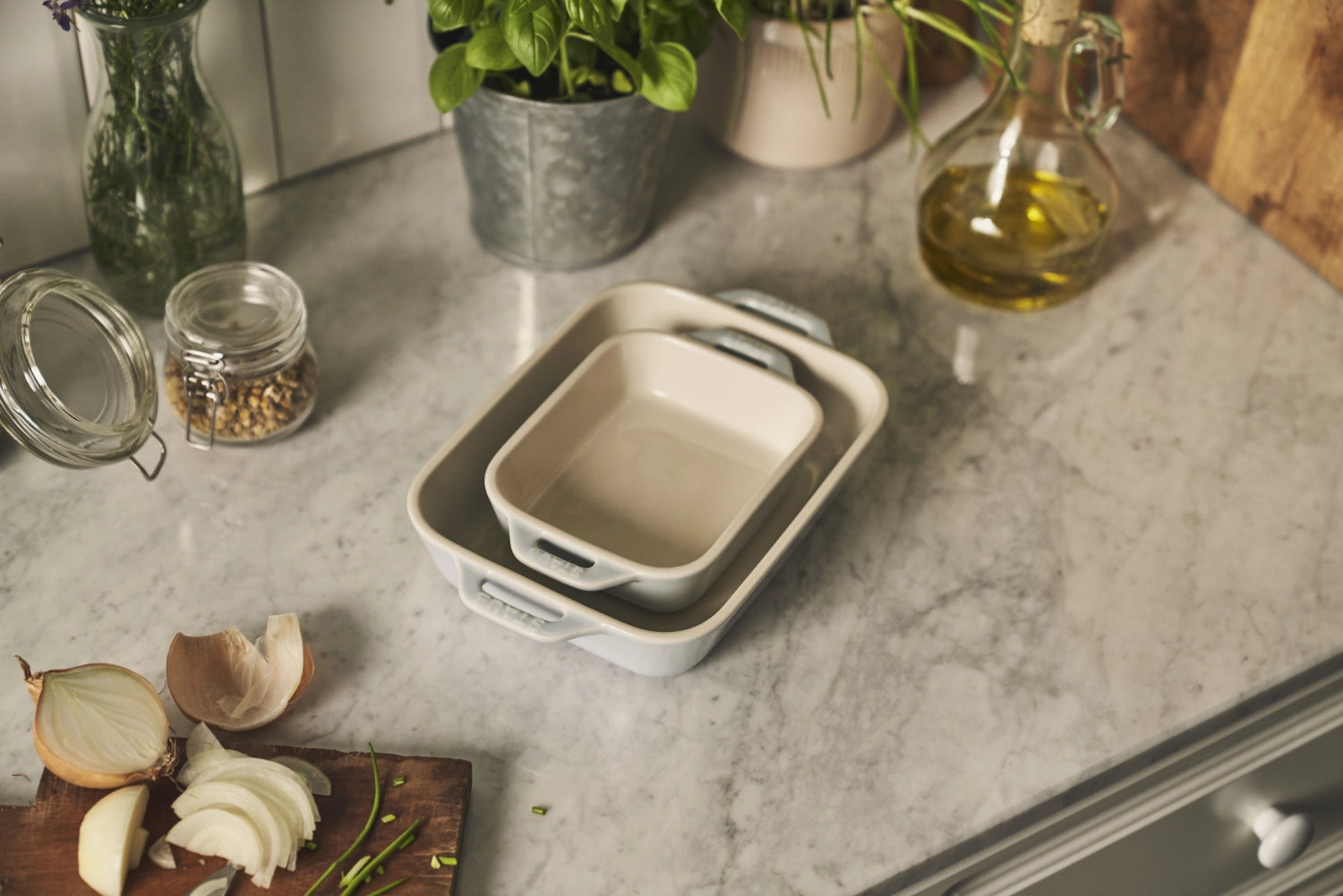 2 °. Set di fornaci in ceramica 20x16 e 27x20cm, azzurro