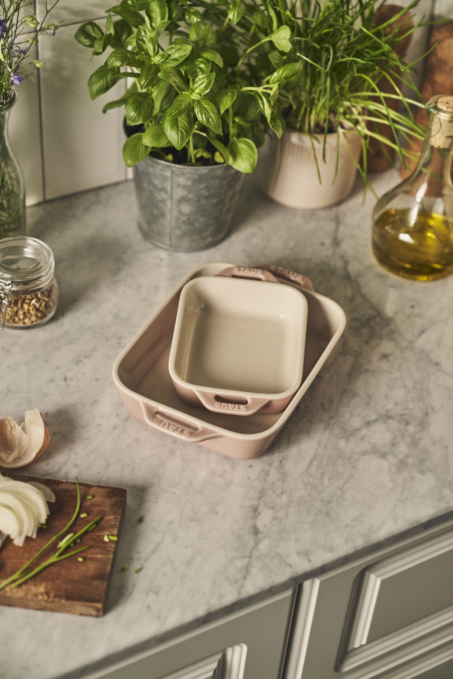 2 °. Ceramica Ofenformset 20x16 e 27x20cm, rosa chiaro