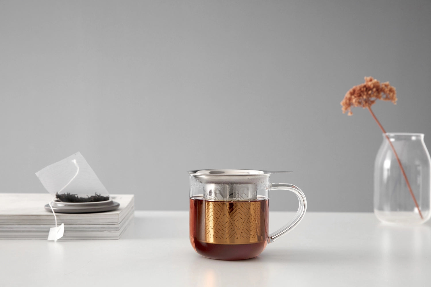 Minima Eva tasse à thé avec infuseur 400ml gris borosilicate