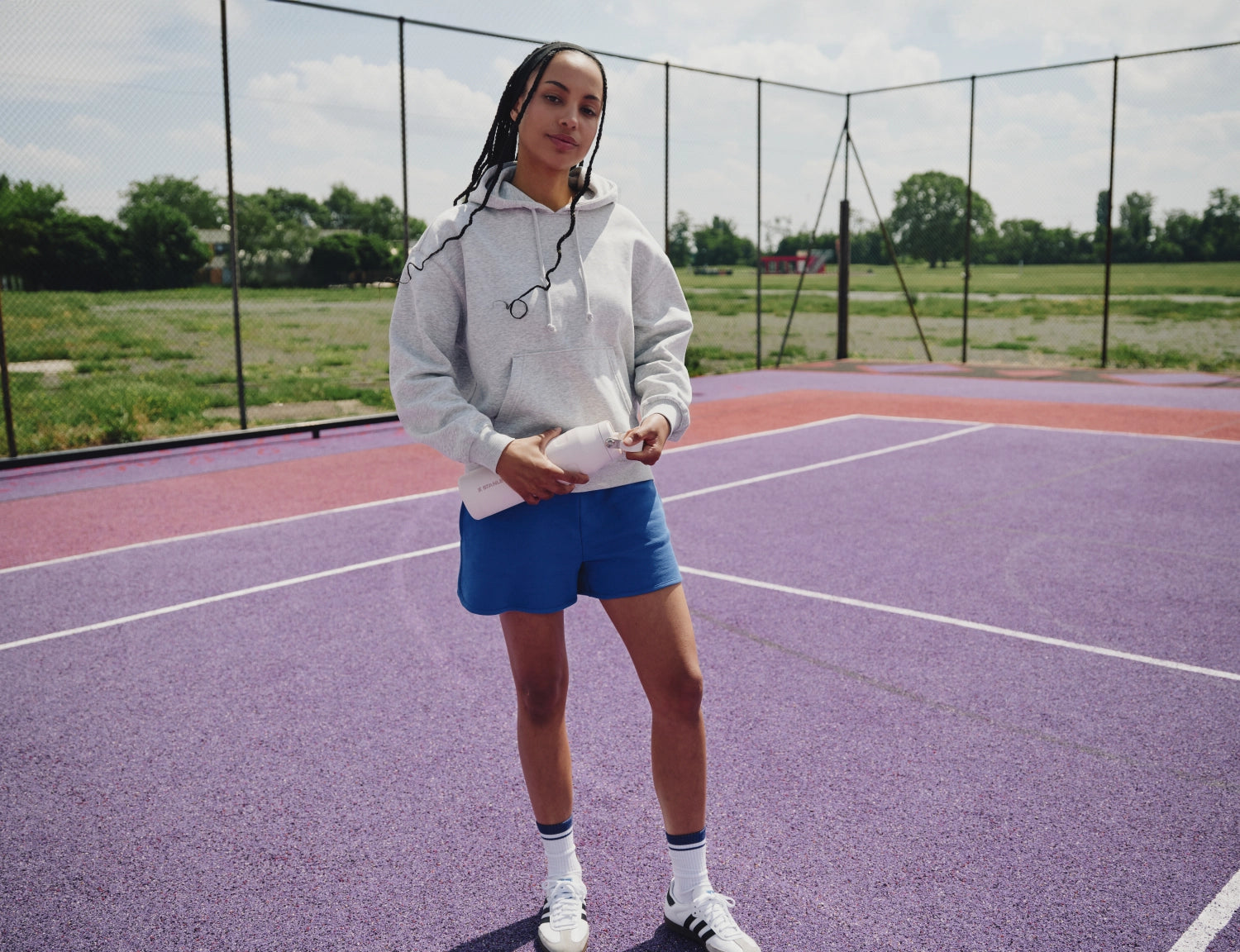 IceFlow Flip Straw Flasche 1.06l frost in Weiss präsentiert im Onlineshop von KAQTU Design AG. Trinkflaschen ist von Stanley