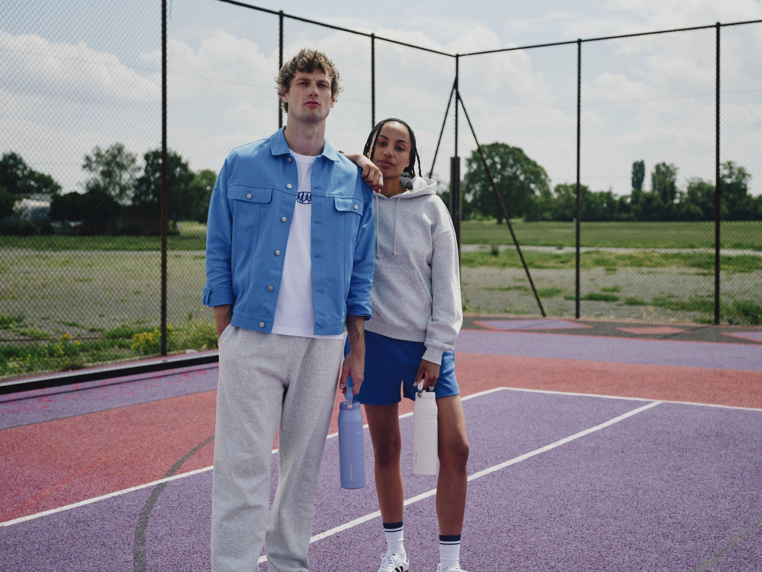 IceFlow Flip Straw Flasche 1.06l frost in Weiss präsentiert im Onlineshop von KAQTU Design AG. Trinkflaschen ist von Stanley