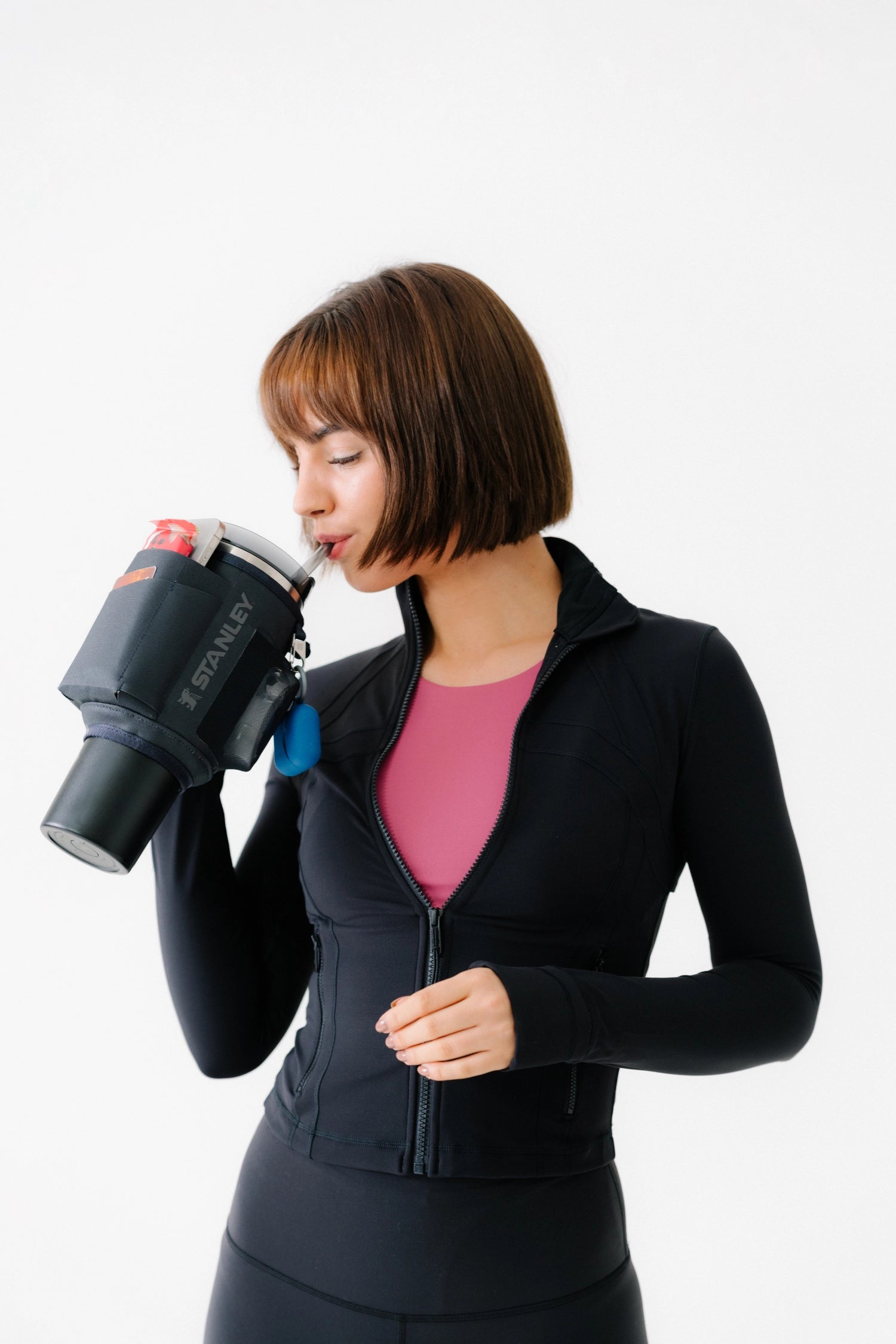 All-Day Quencher Carry-All 1.18l black in Schwarz präsentiert im Onlineshop von KAQTU Design AG. Zutaten ist von Stanley