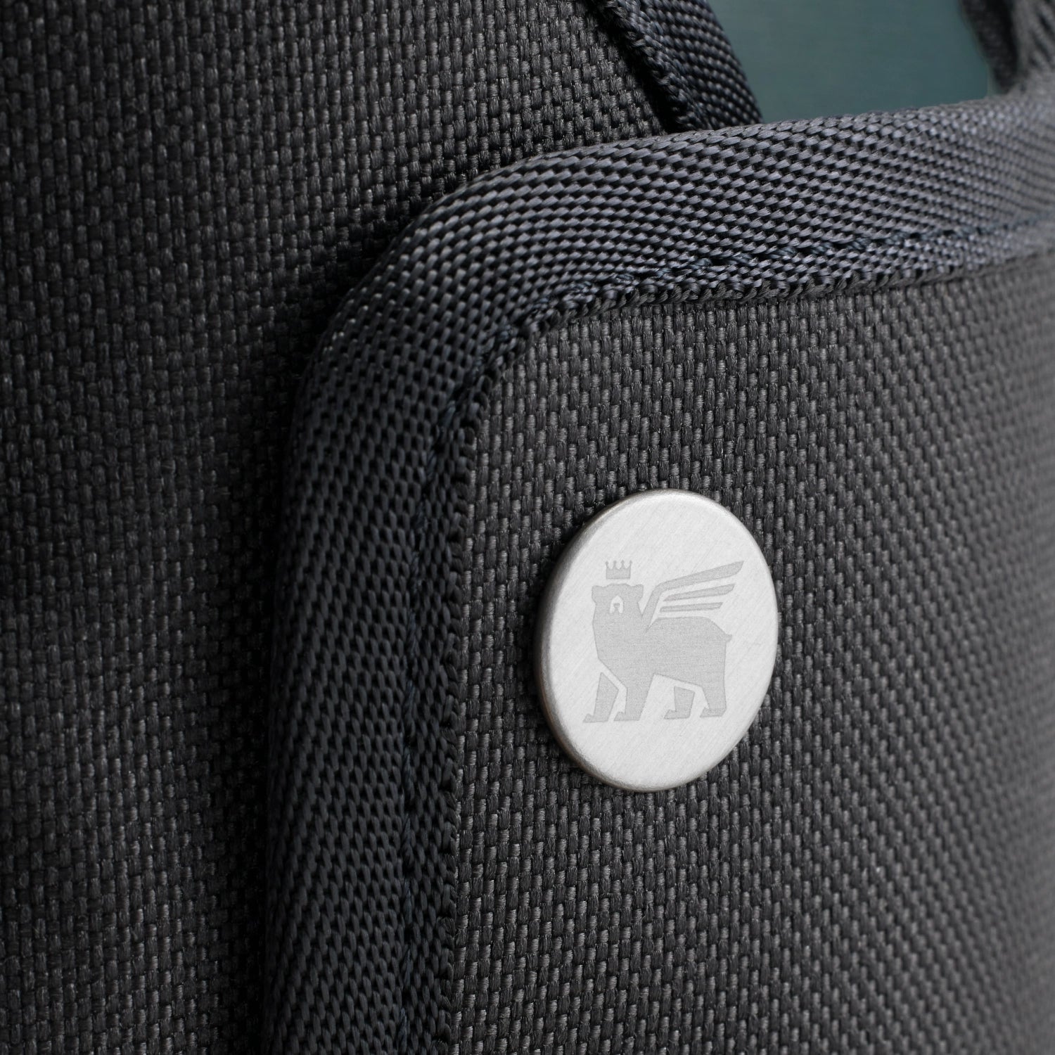 All-Day Quencher Carry-All 0.89l black in Schwarz präsentiert im Onlineshop von KAQTU Design AG. Zutaten ist von Stanley