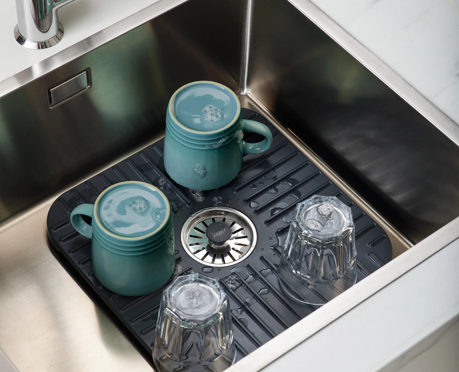 SinkShield Abtropfmatte mit Abfluss S 30x30cm ABS