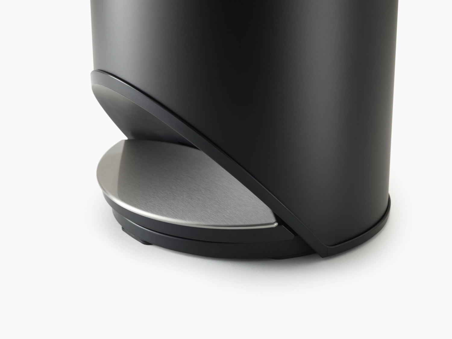 <tc>Arc</tc> P<tc>eda</tc>bin with inner pocket H45cm D26cm 10l Carb. <tc>schwarz</tc>