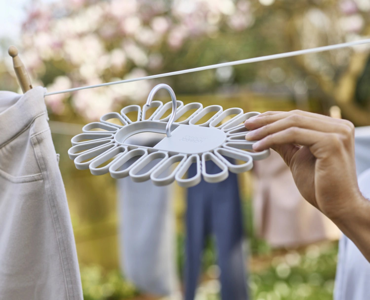 Petal clothes bars for small parts in flower shape for 22 pieces