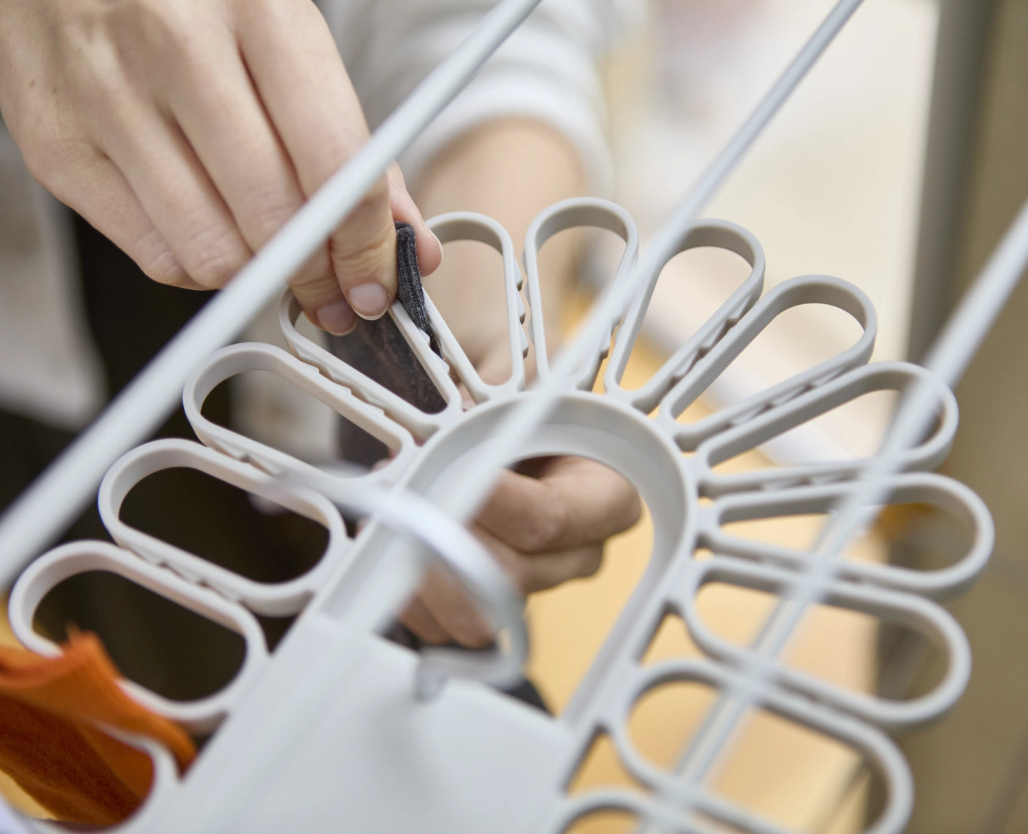 Petal clothes bars for small parts in flower shape for 22 pieces