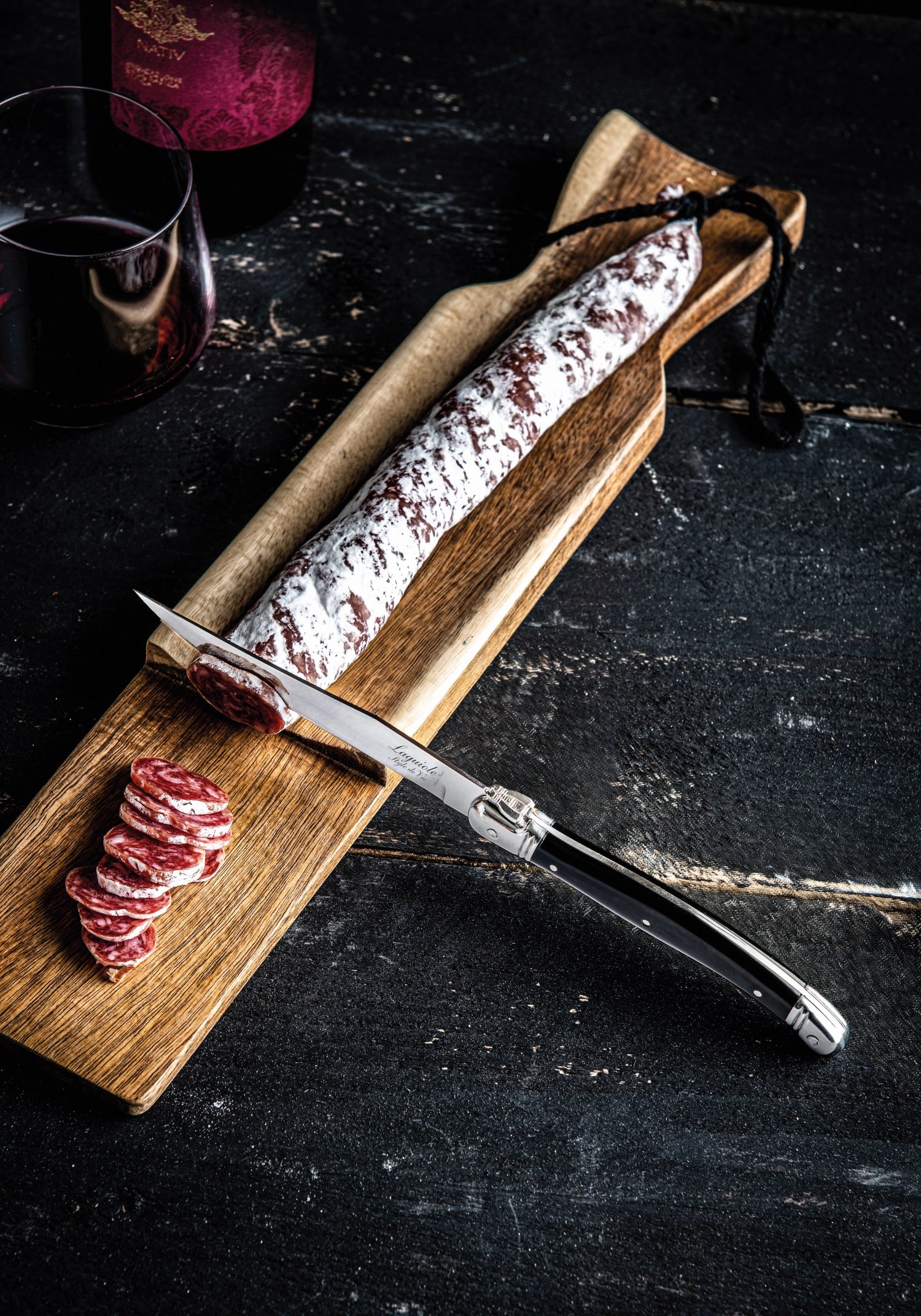 Laguiole Premium Line Wurstbrett Acaciaholz