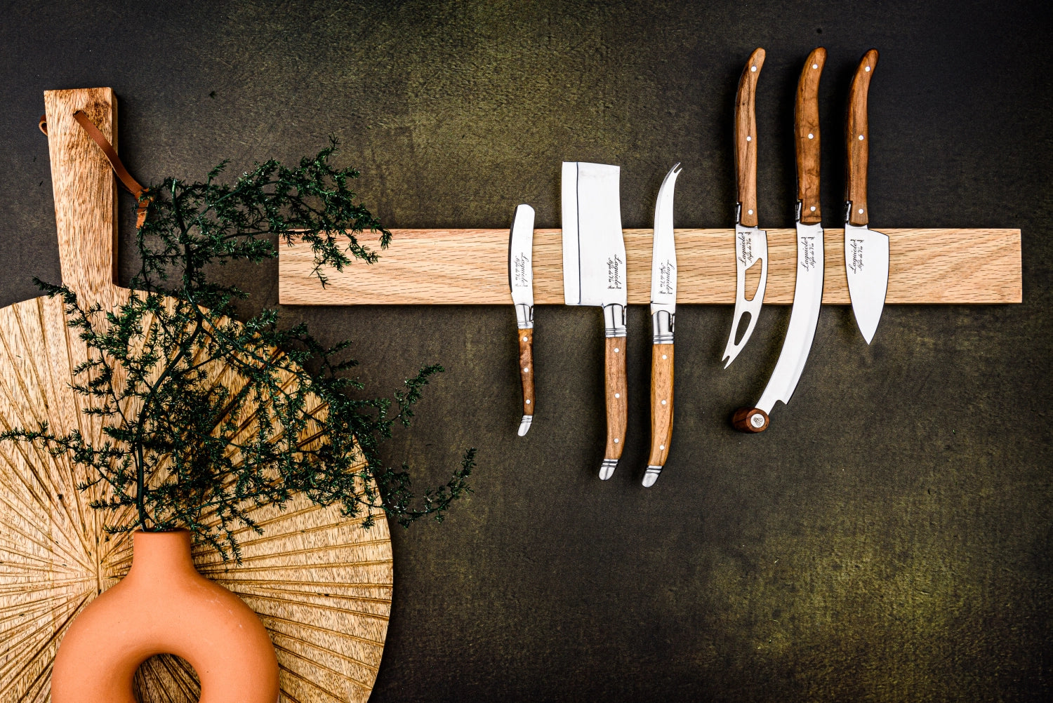 Laguiole Luxury Line cheese knife set olive wood