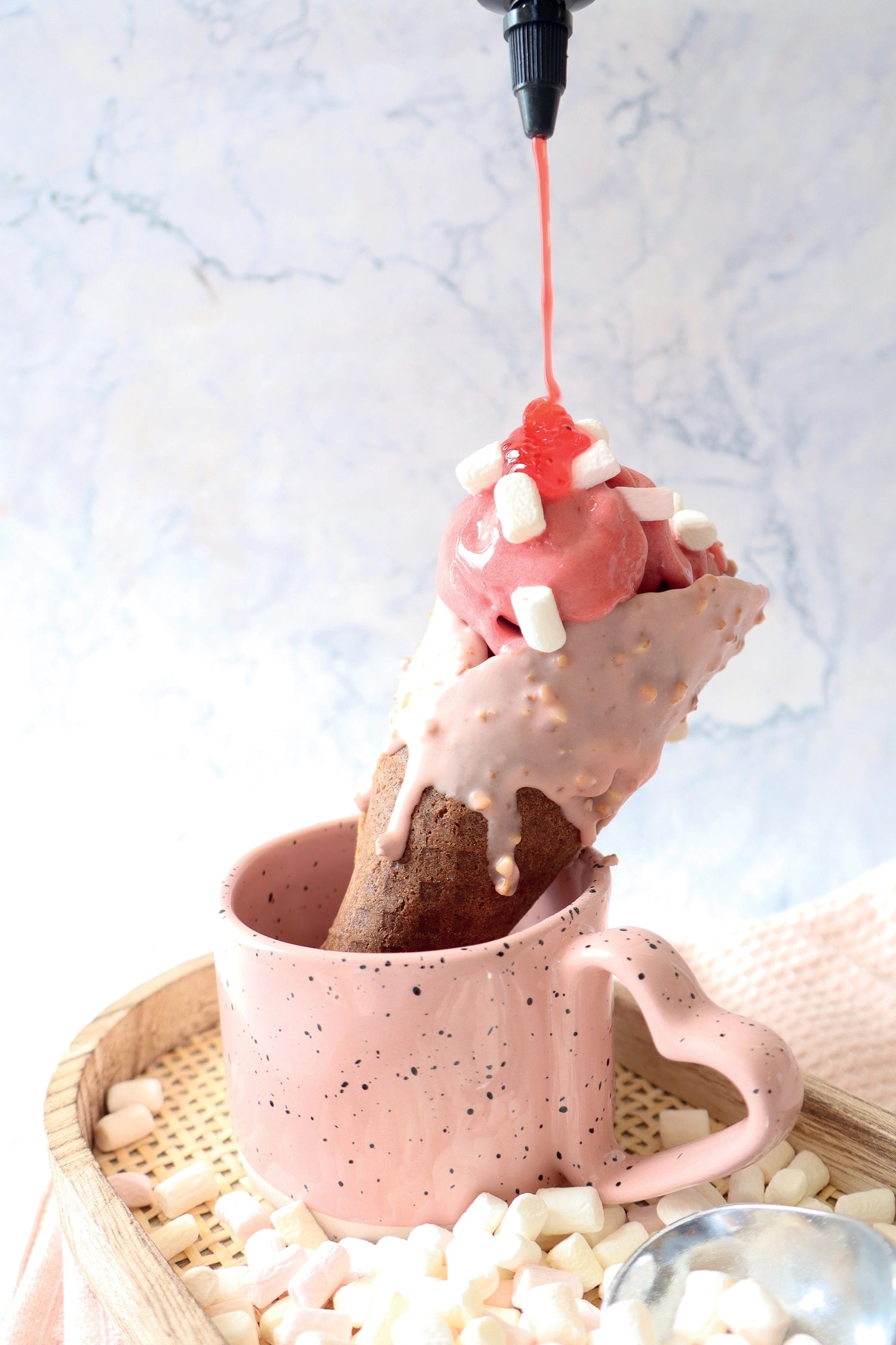 Leckeres Erdbeertopping in der 165g Packung von Scrap Cooking, perfekt für Desserts, Eis und kreative Backideen.