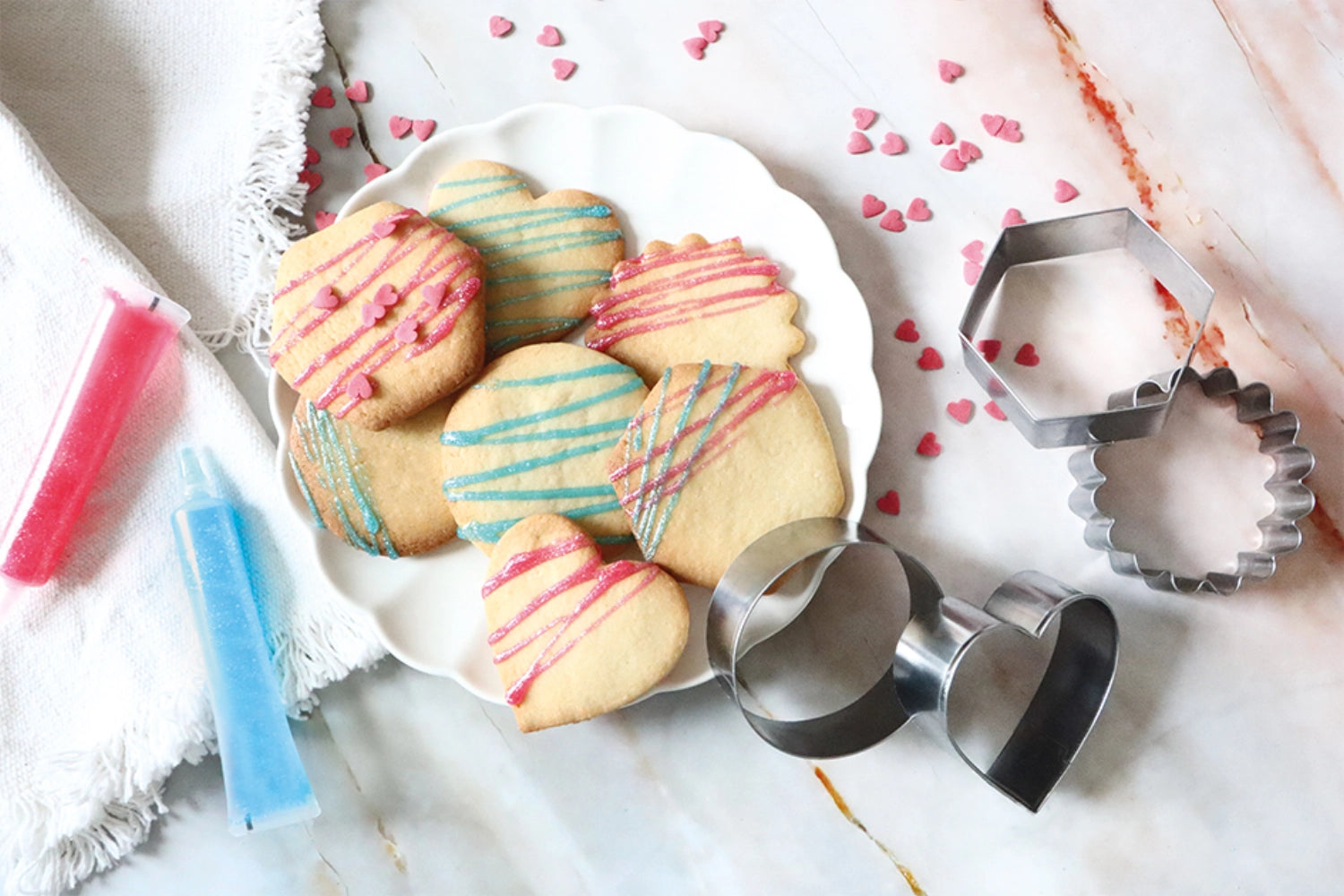 Perlmutt rosa Zuckerguss Stift von Scrap Cooking, 26g, ideal zum Dekorieren von Backwaren und Süßigkeiten für festliche Anlässe.