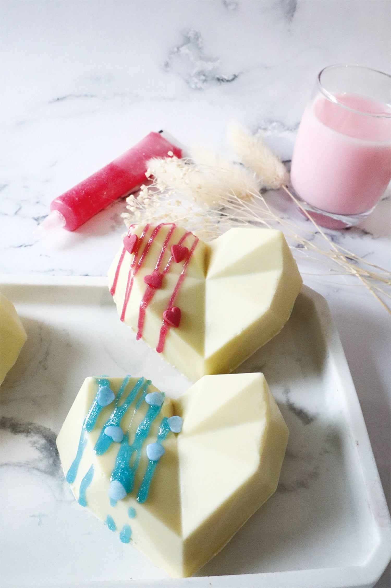 Perlmutt rosa Zuckerguss Stift, 26g, ideal für kunstvolle Dekorationen auf Torten und Gebäck, verleiht jedem Dessert einen eleganten Glanz.
